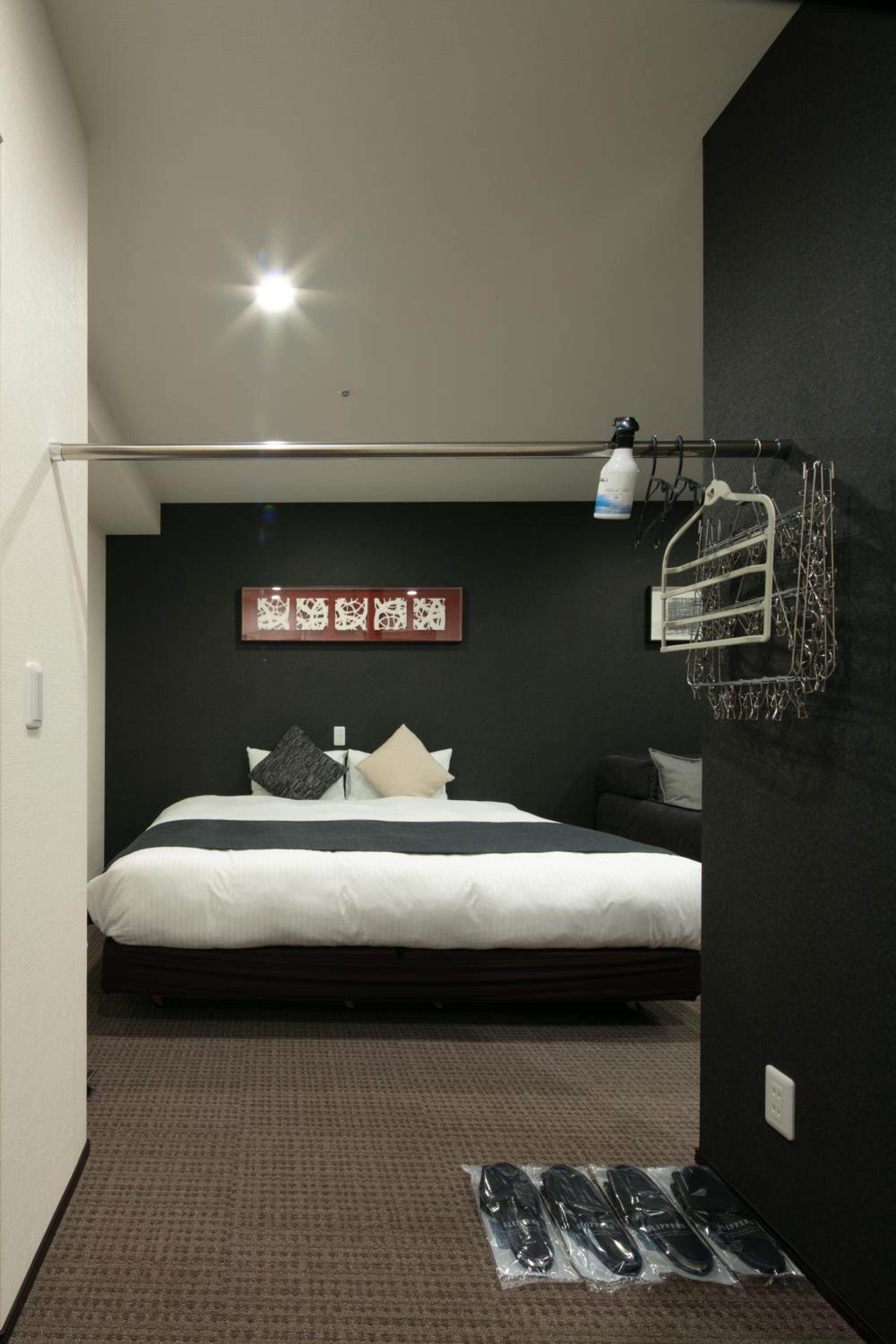 Deluxe King Room - Photo 17