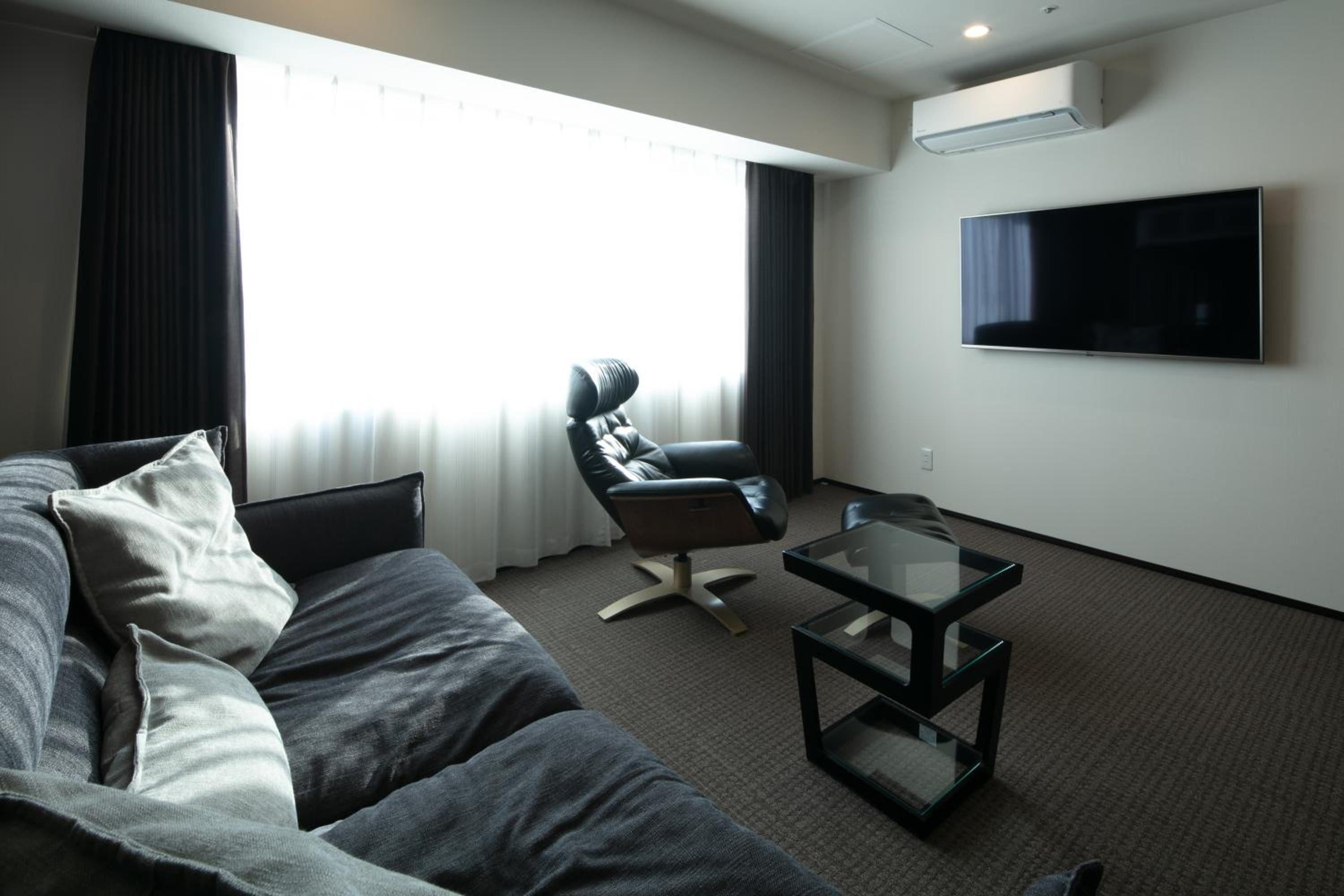 Deluxe King Room - Photo 30