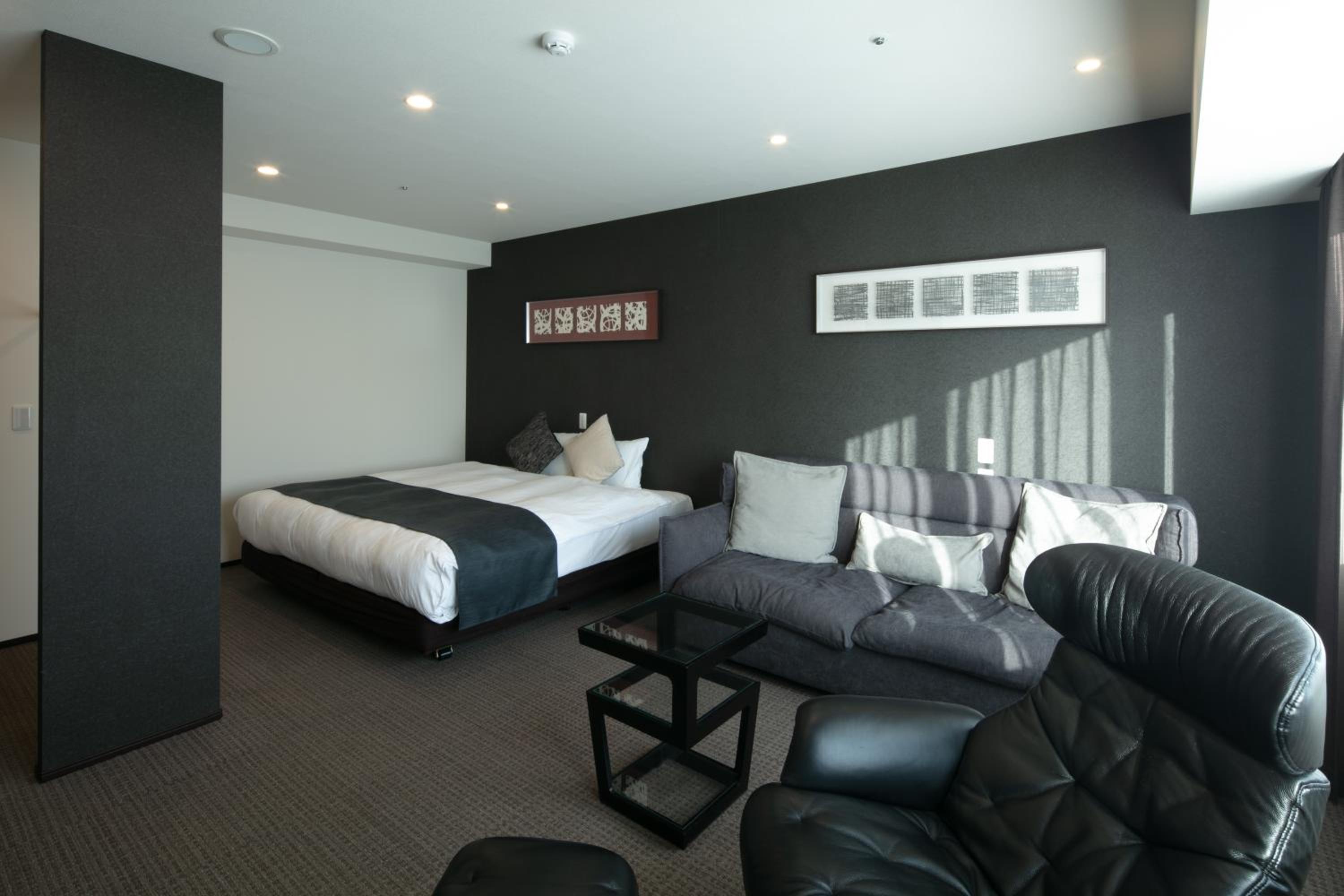 Deluxe King Room - Photo 28