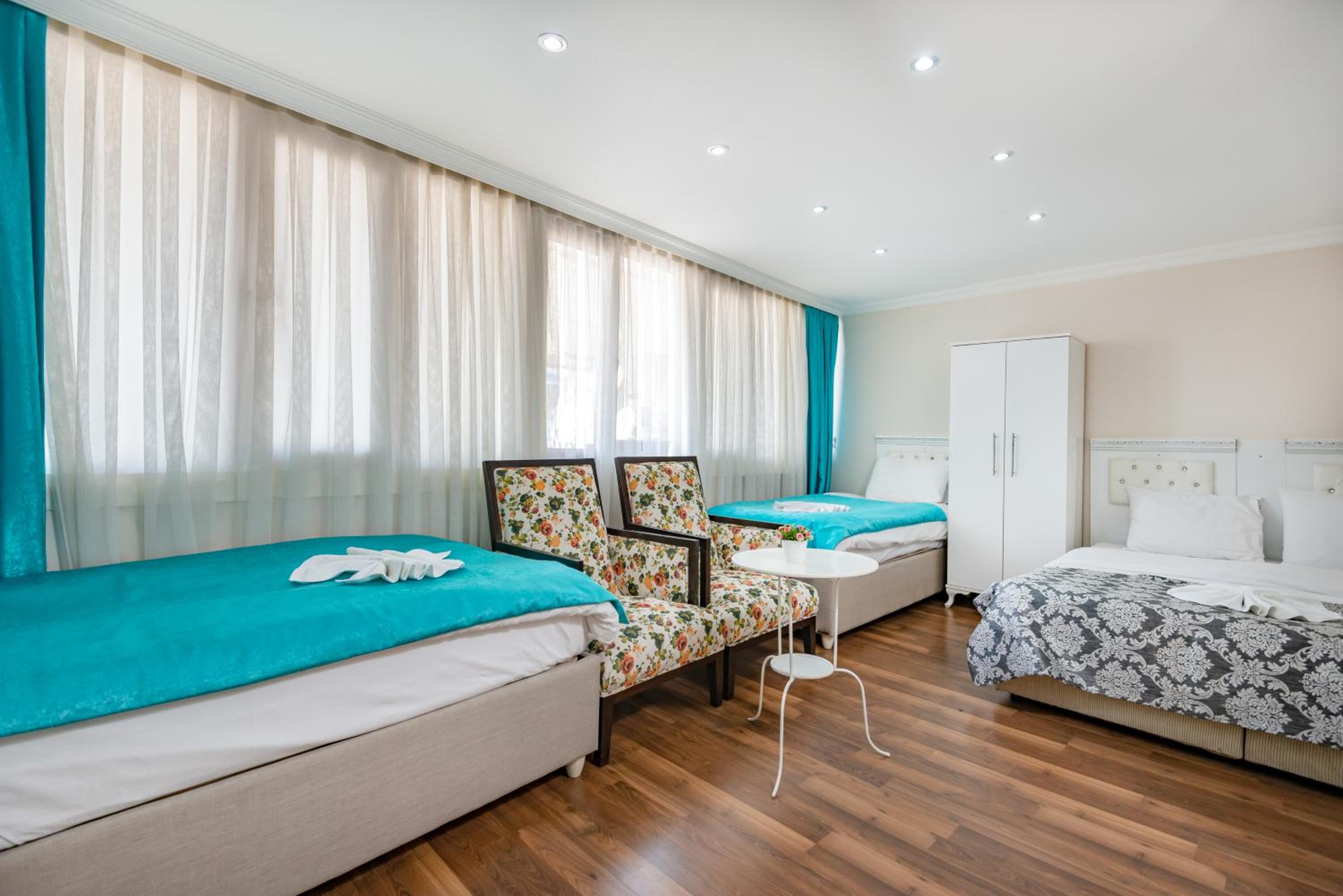 Deluxe Quadruple Room photo 2