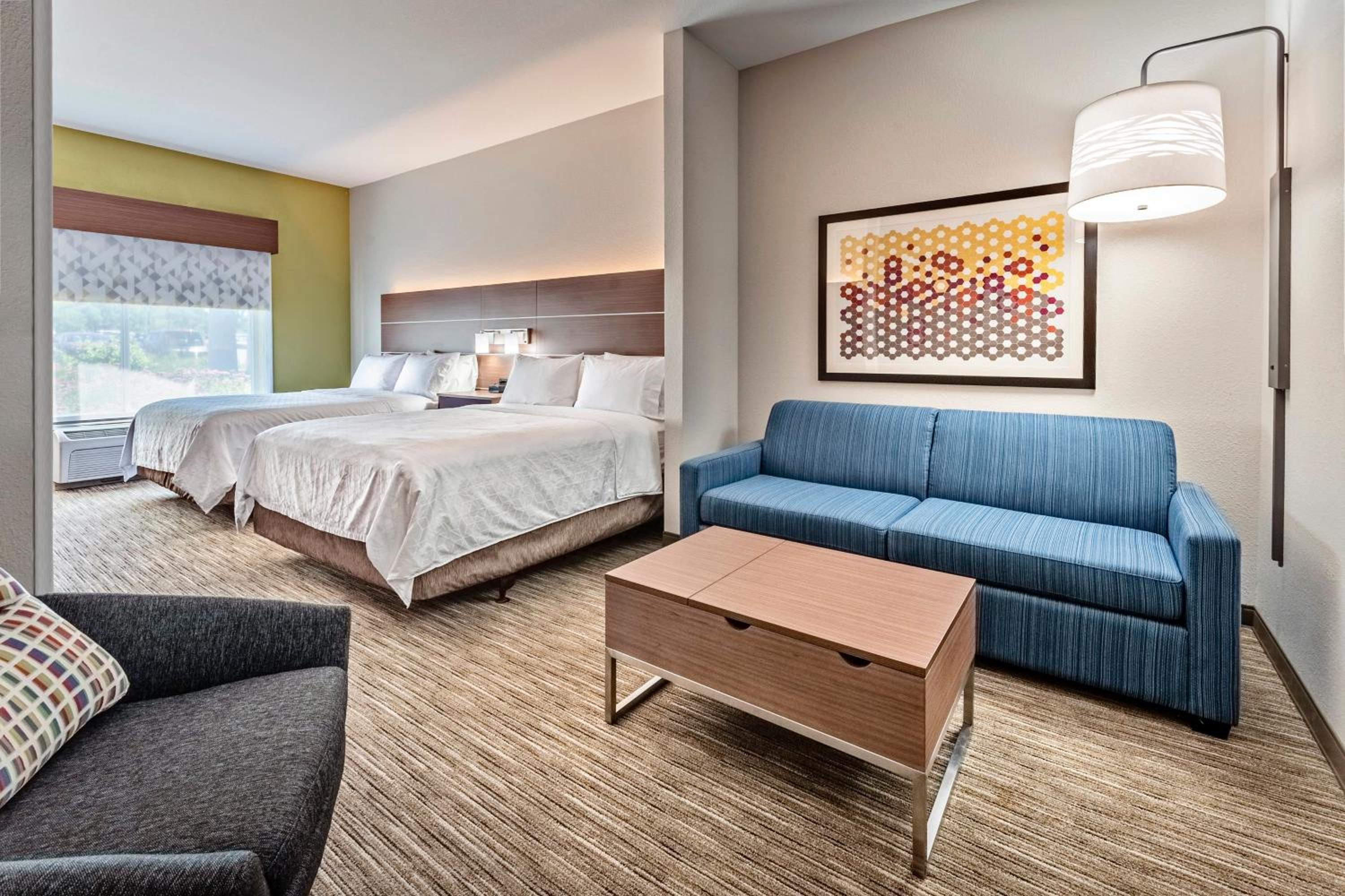 Queen Suite with Two Queen Beds and Sofa Bed photo 1