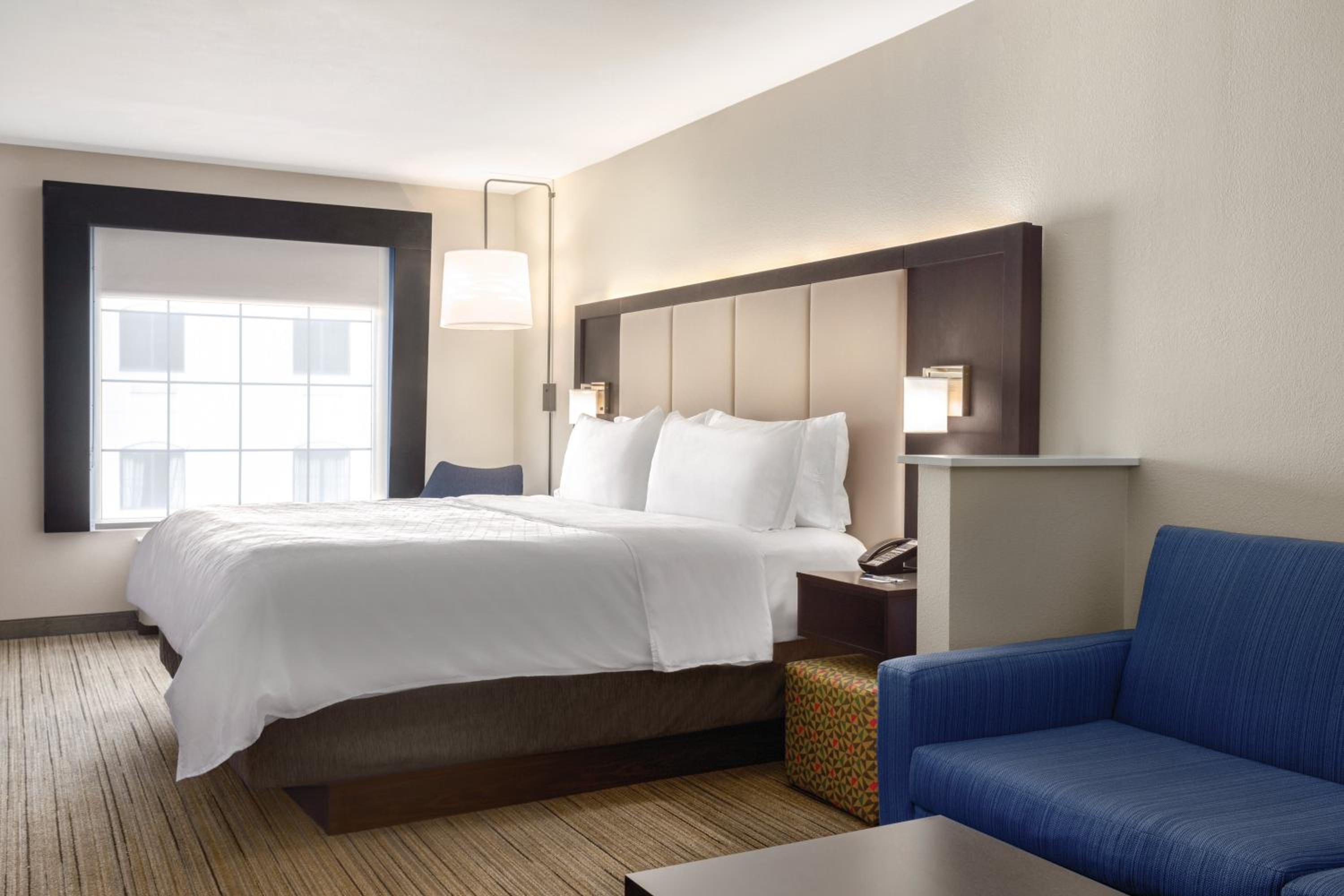 King Suite - Photo 3