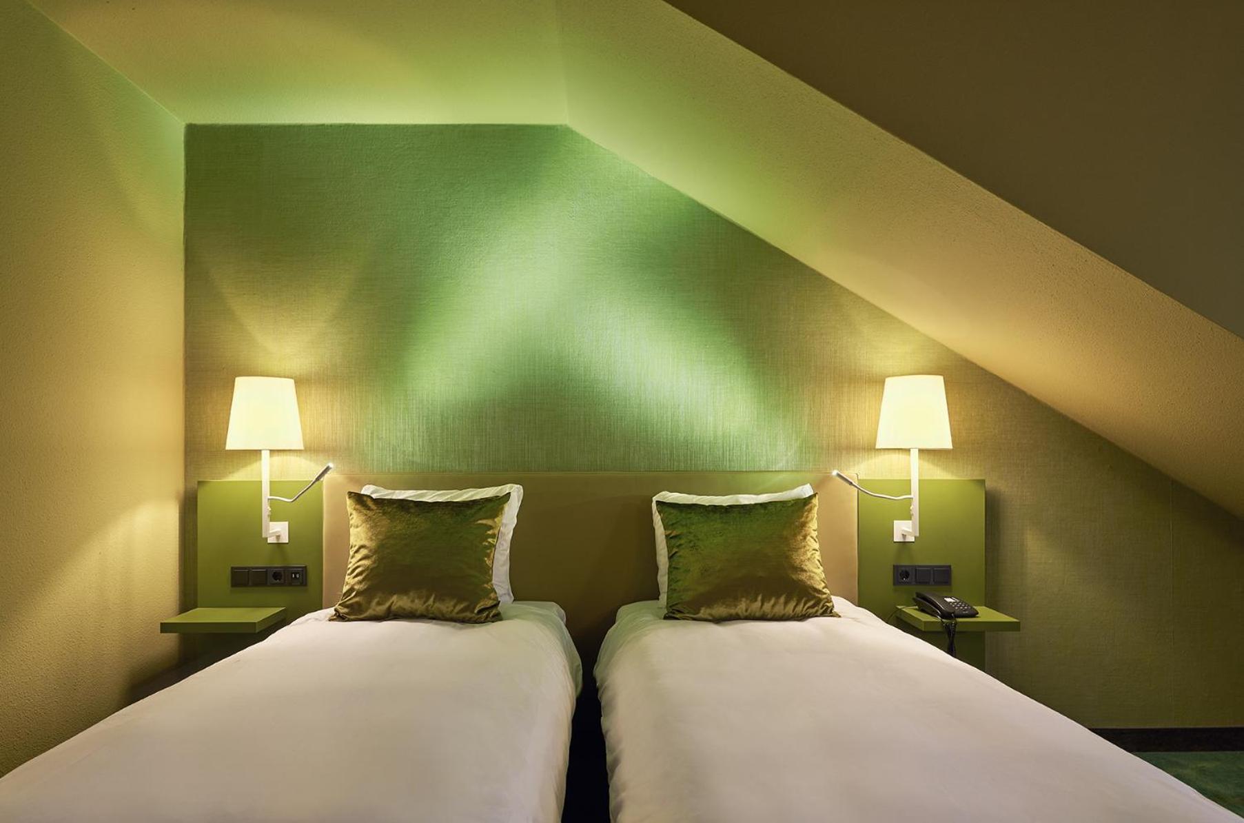 Standard Twin Room - Photo 2