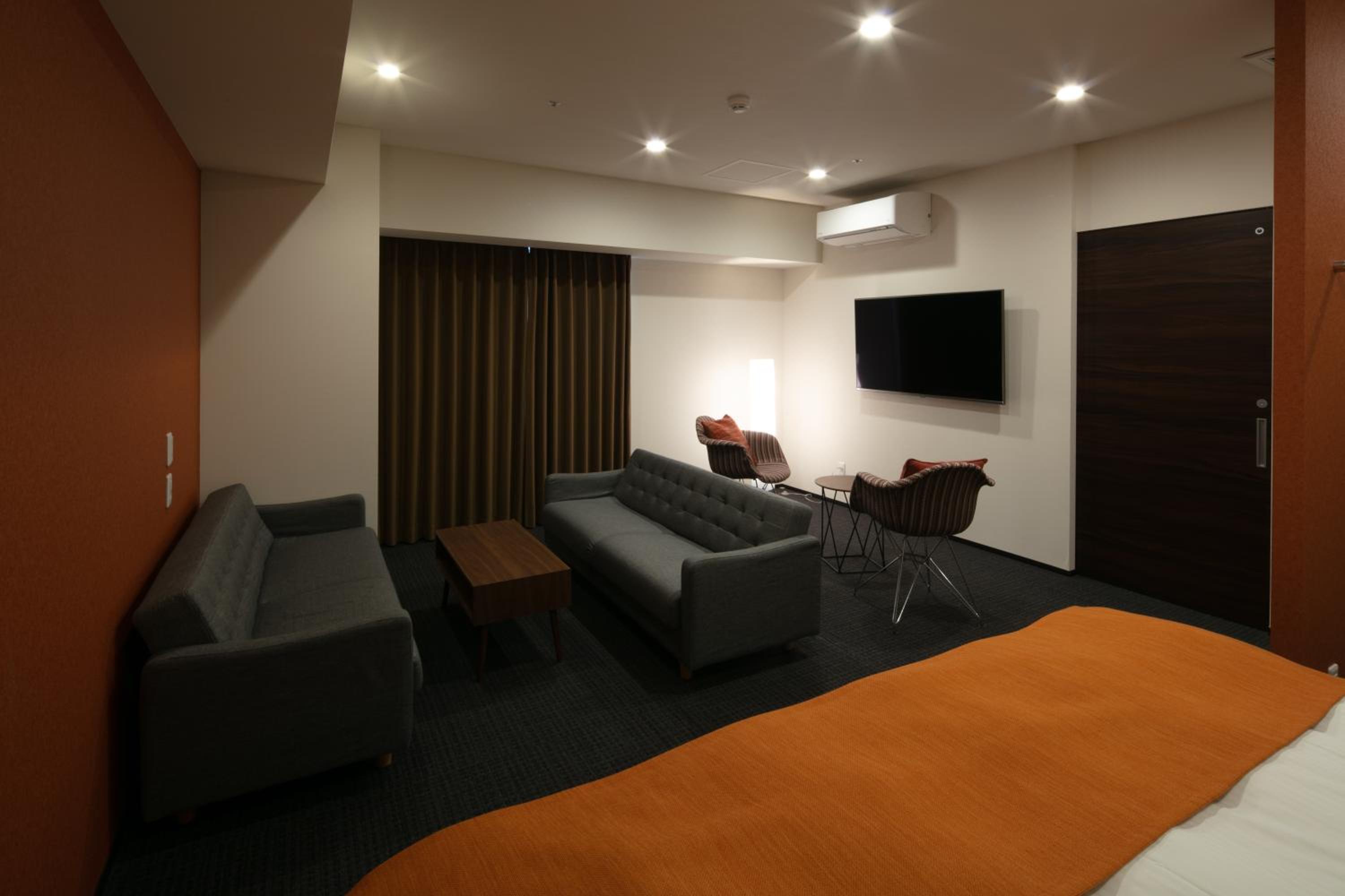 Deluxe Room - Photo 21