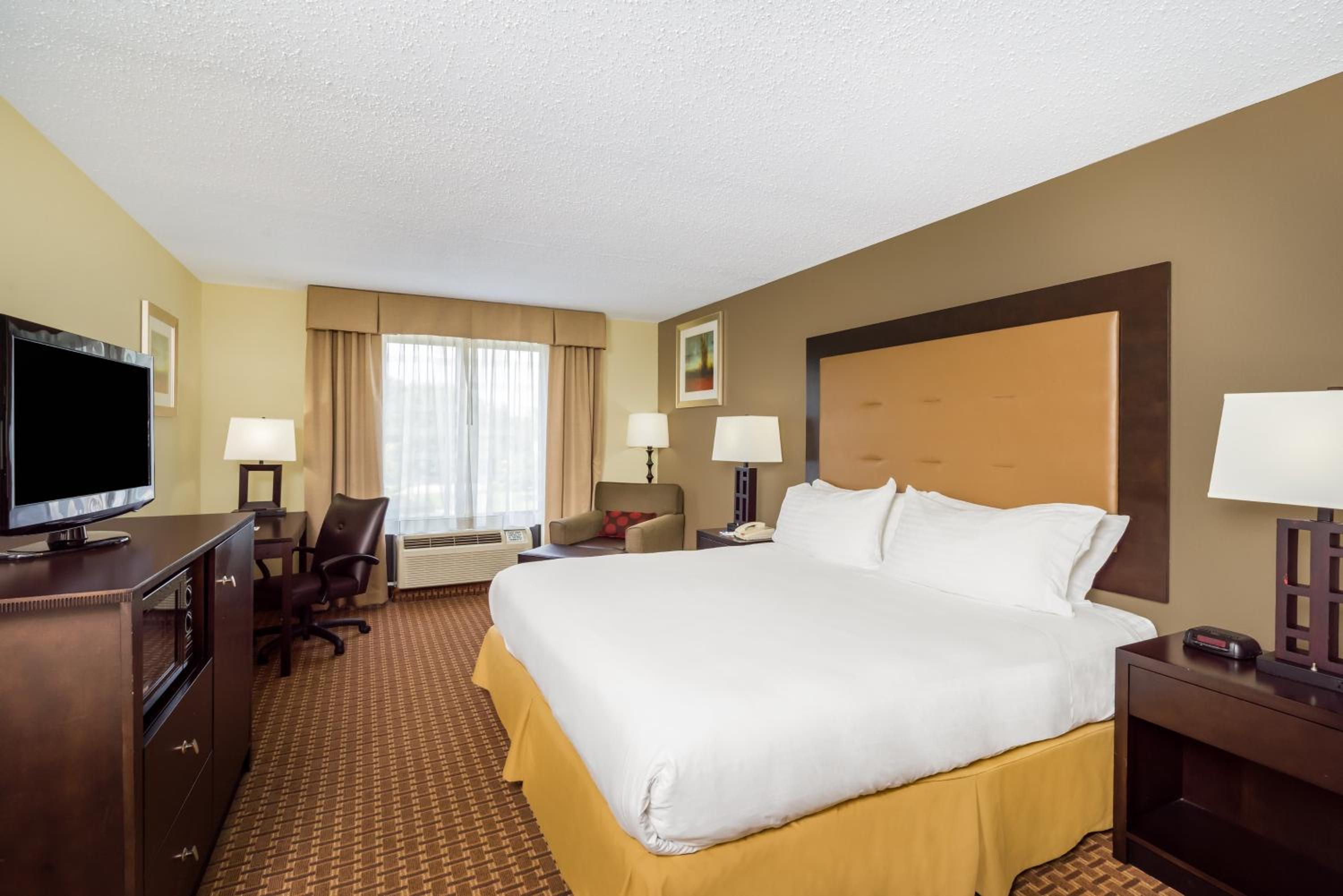 Standard King Room - Photo 1