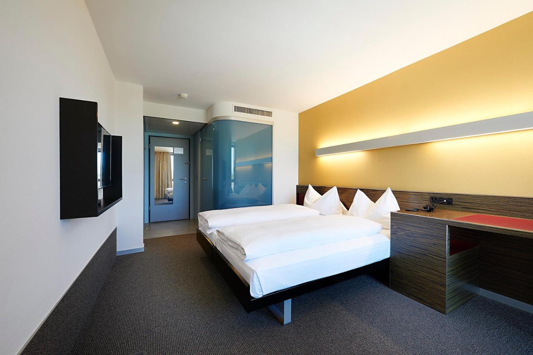 Standard Double or Twin Room - Photo 2