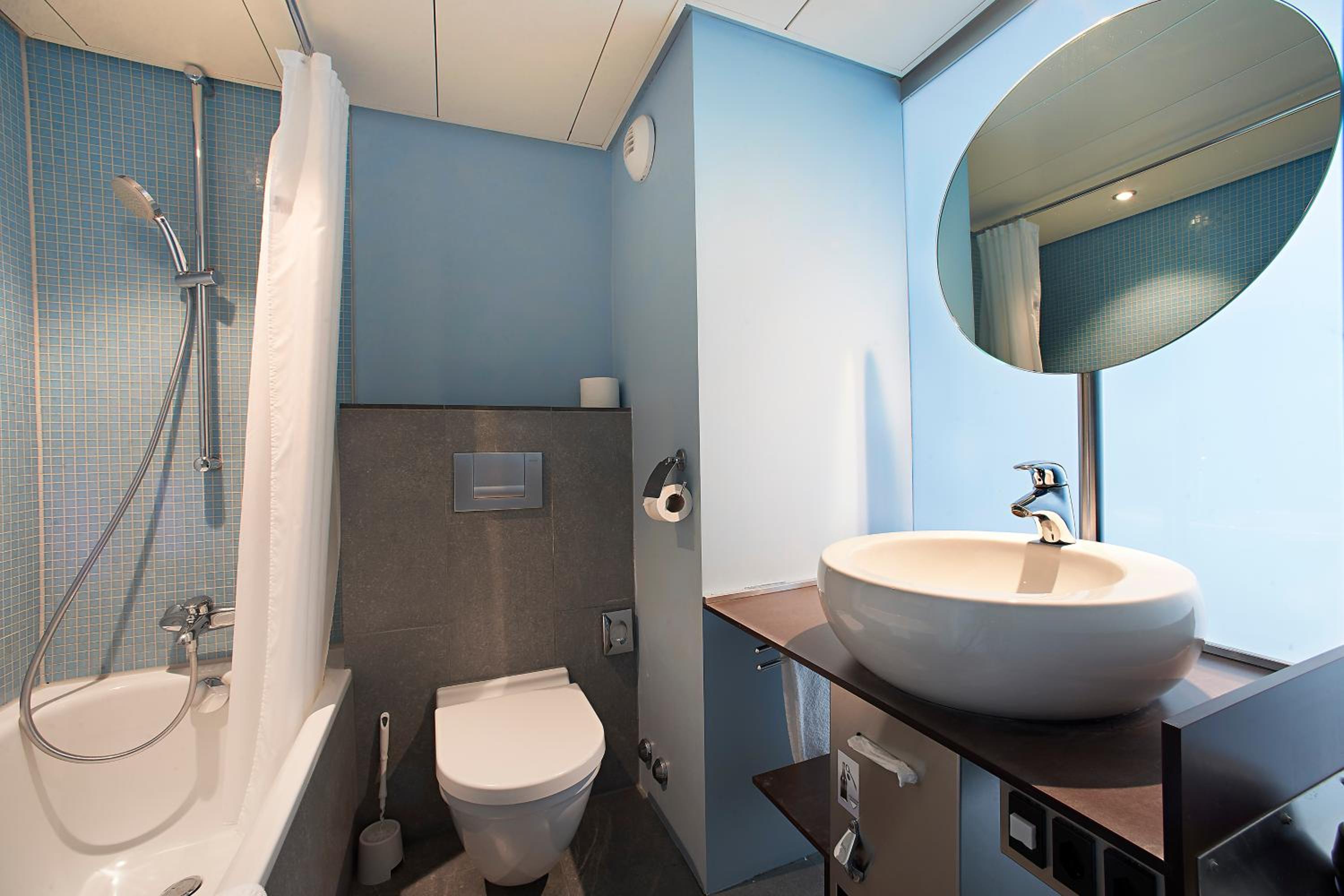 Standard Double or Twin Room - Photo 4