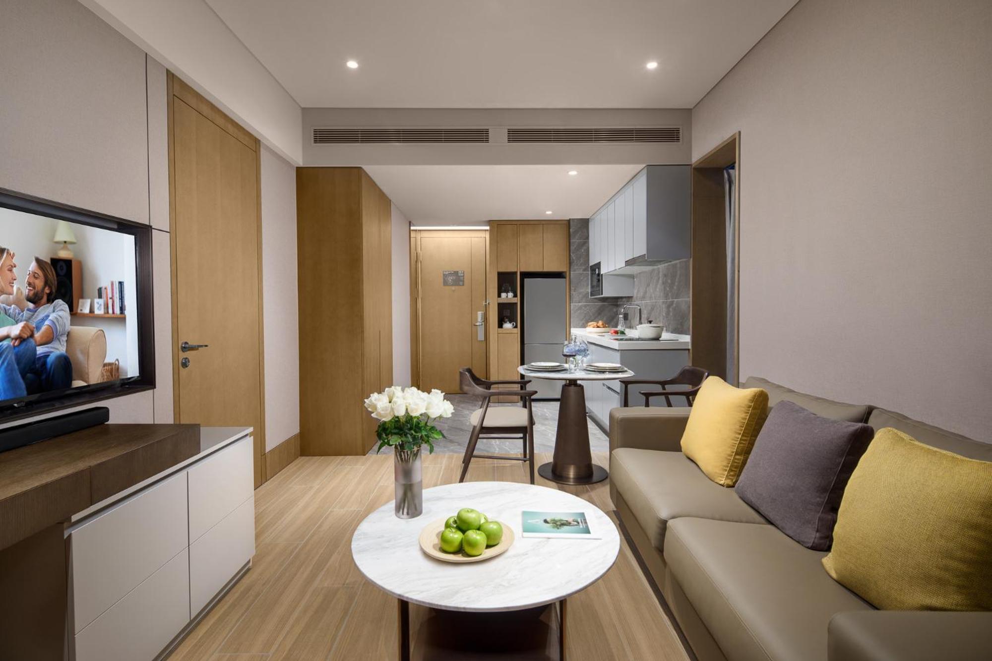 One Bedroom Deluxe Room - 2 Breakfasts - Photo 3