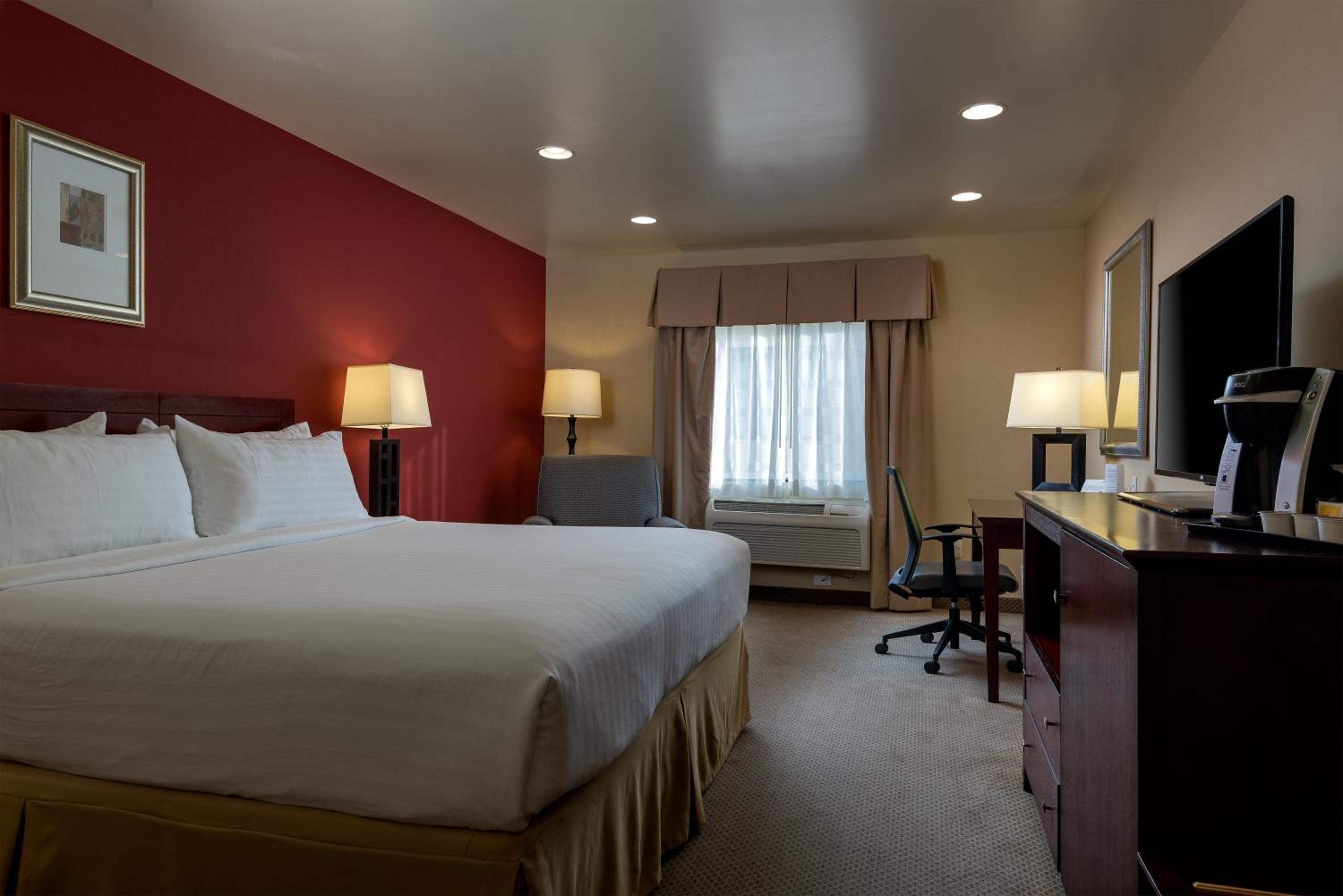 Standard King Room - Photo 1