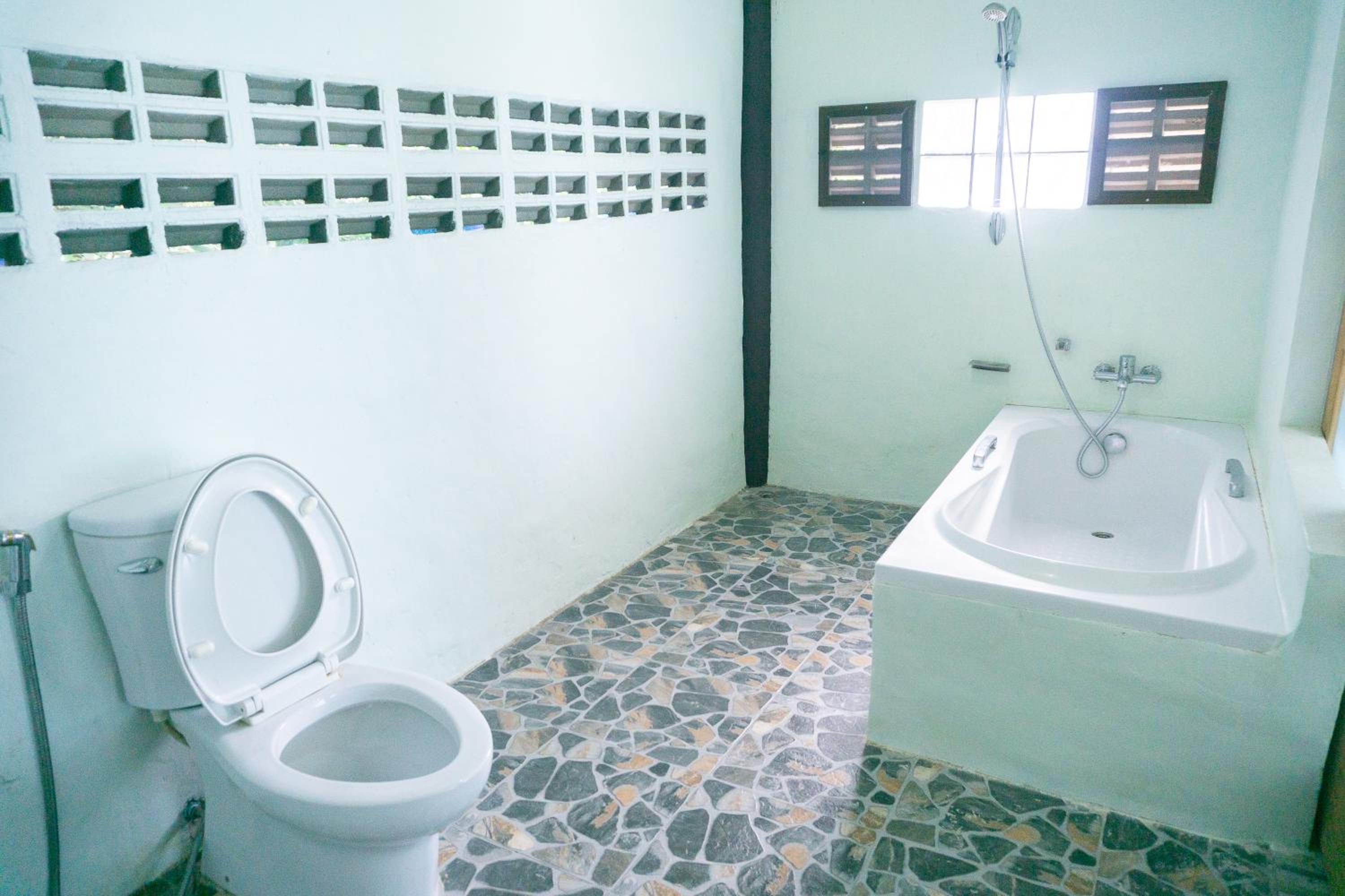 Deluxe Double or Twin Room with Sea View photo 3