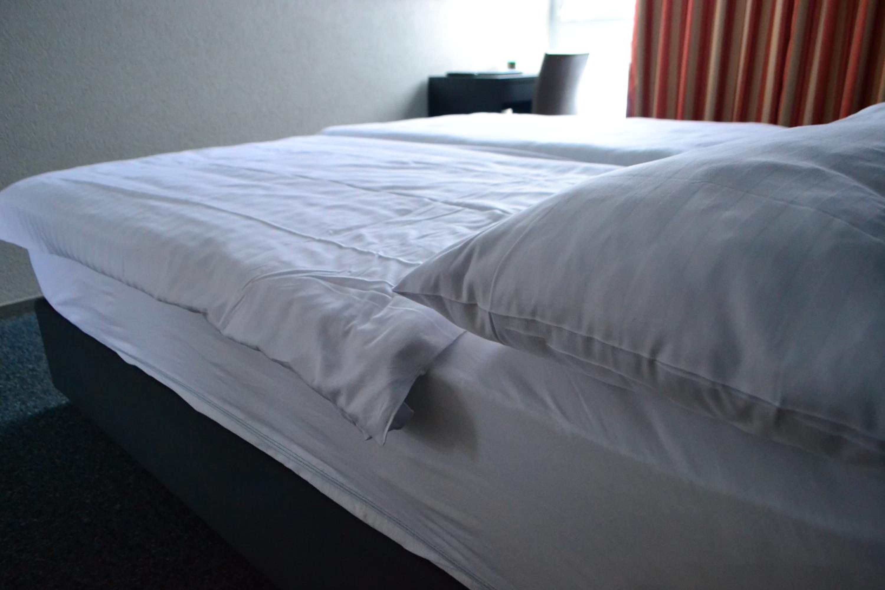 Double Room with Lake View - Photo 3
