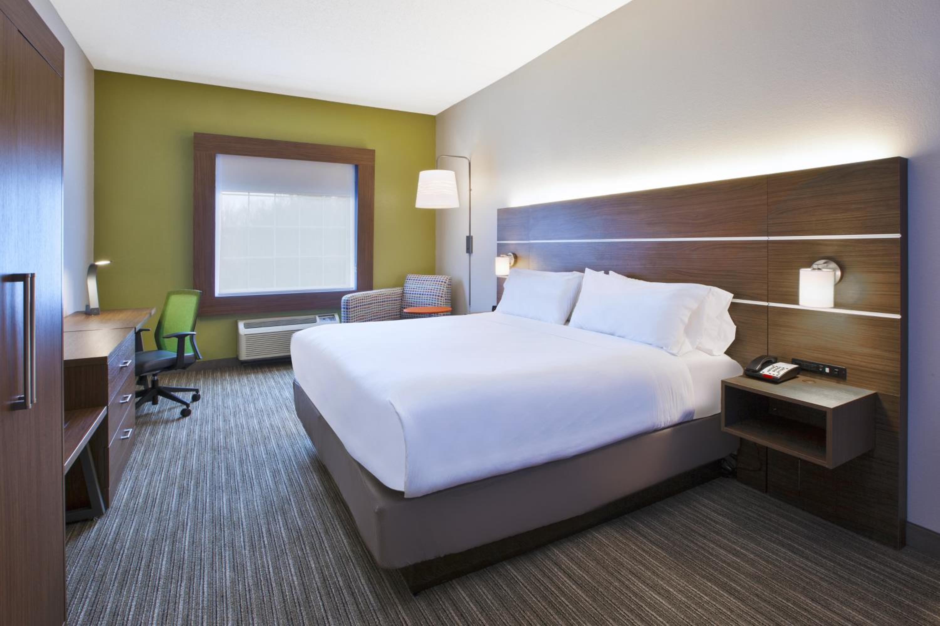 Standard King Room - Photo 1