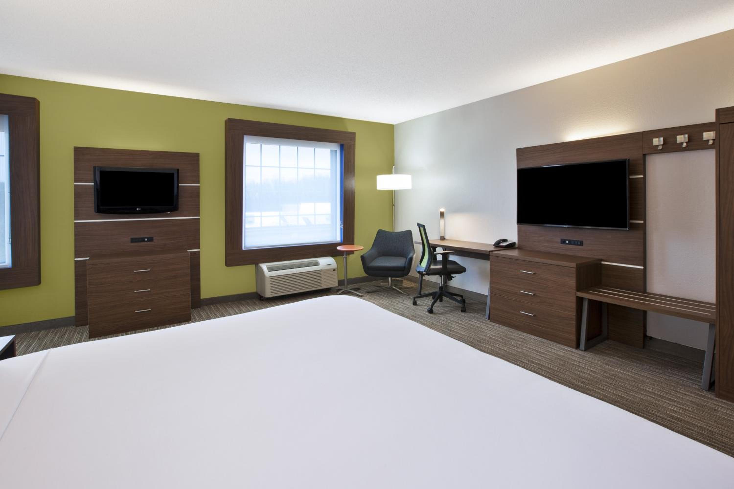 King Suite - Photo 2