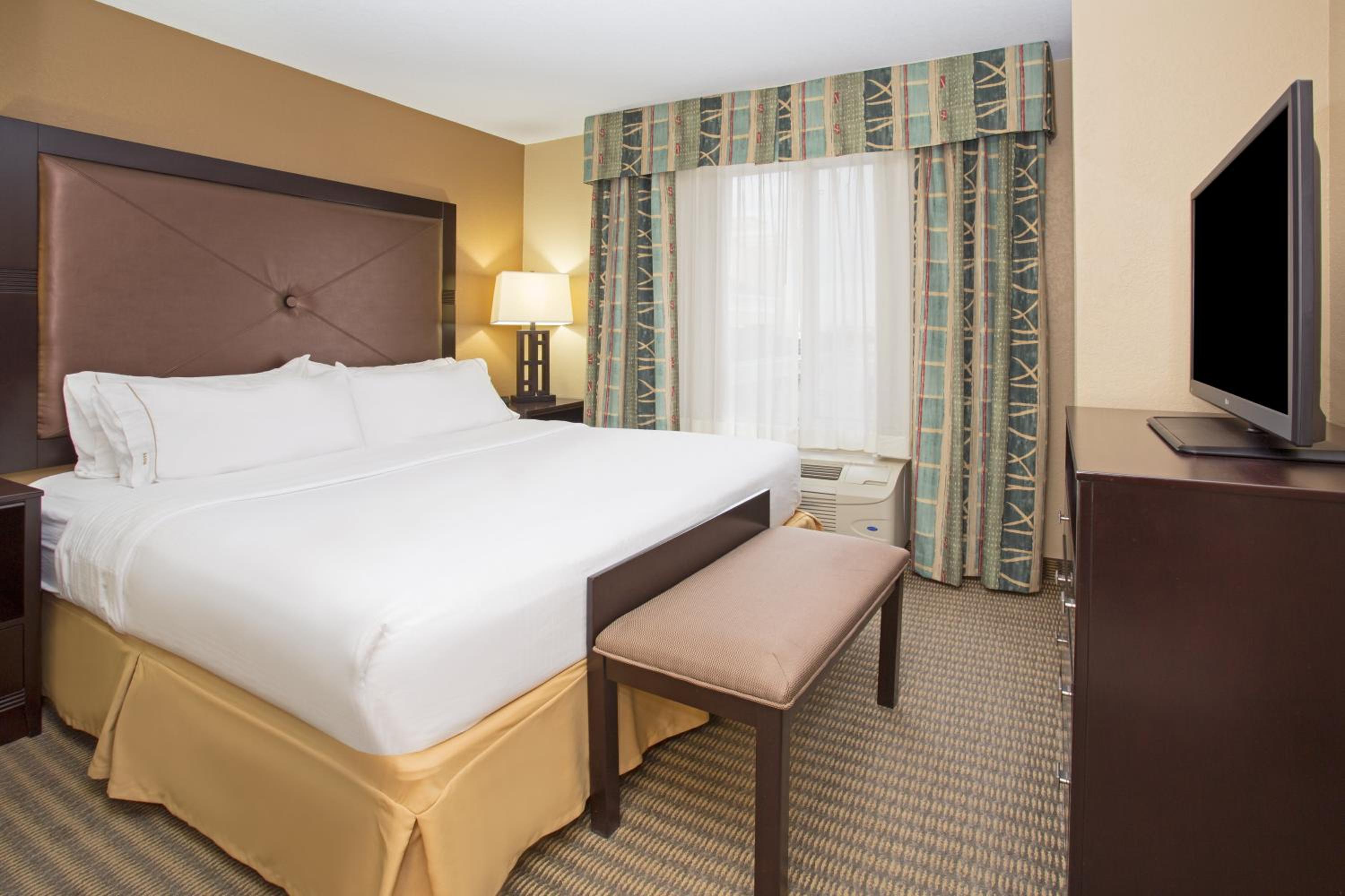 Standard King Room - Photo 1