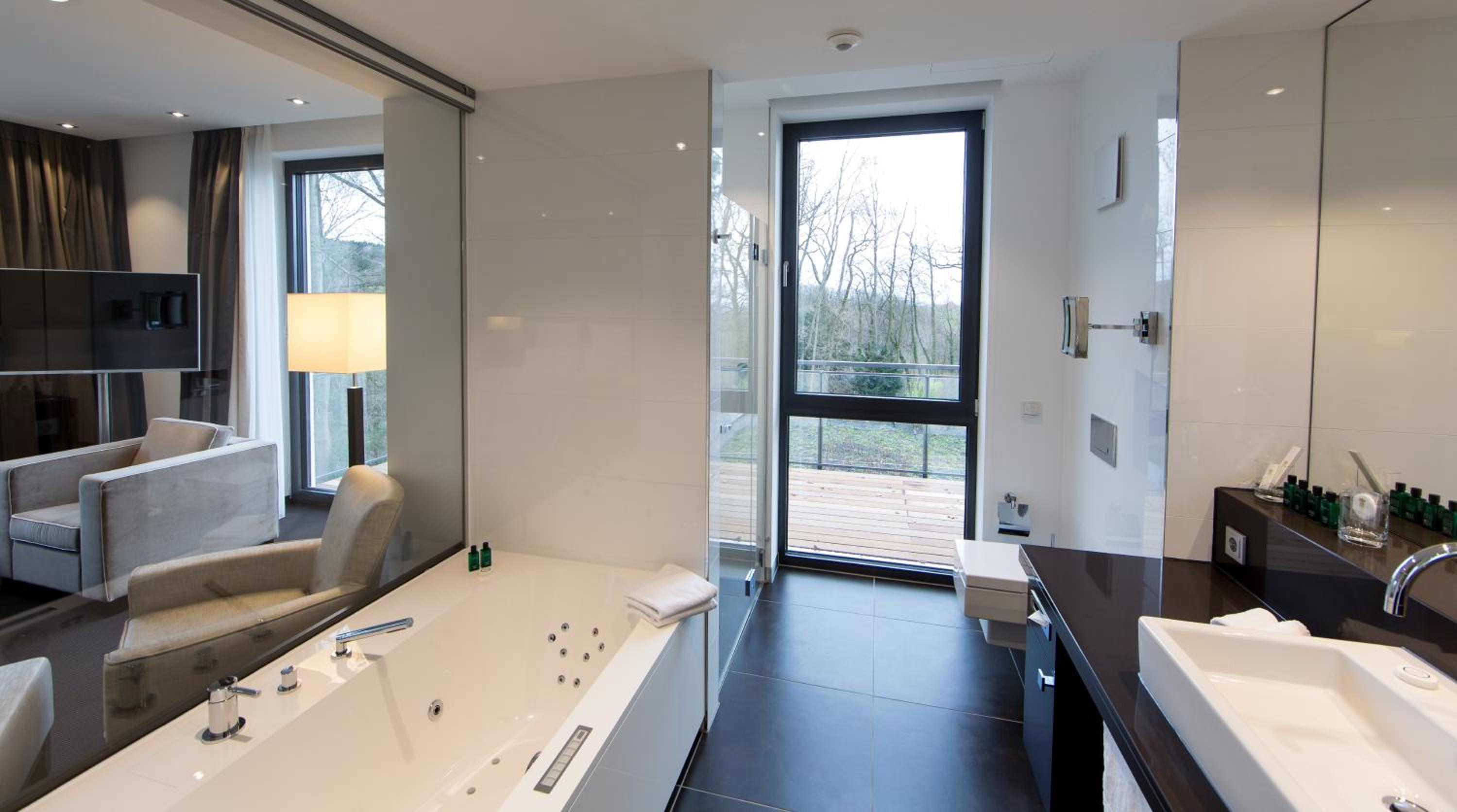 Suite with Balcony - Photo 5