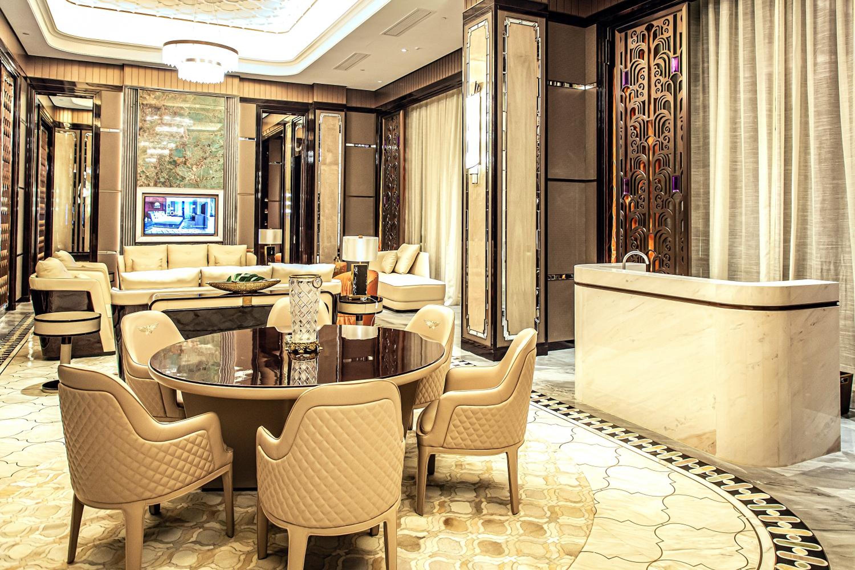 Palace Suite photo 3