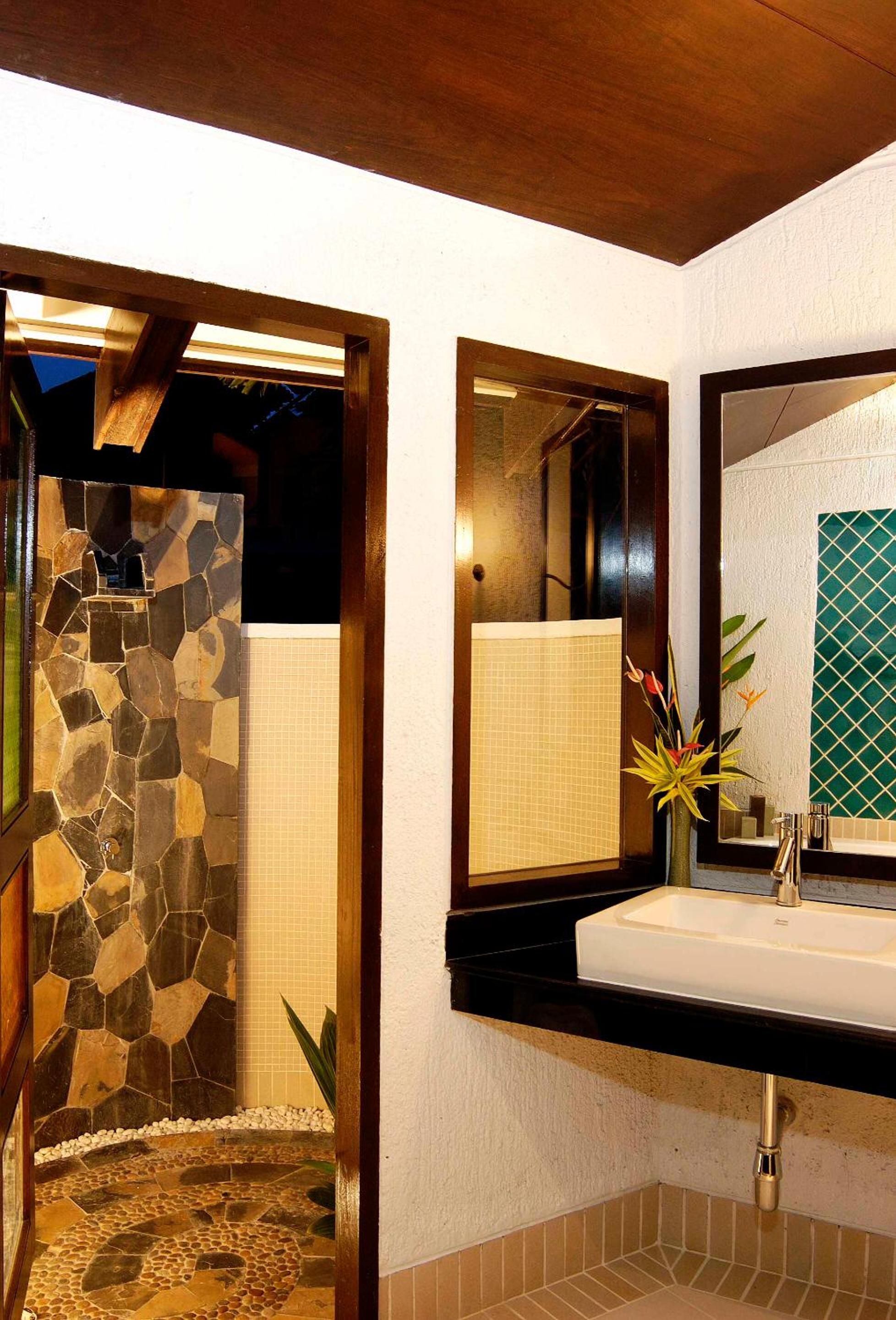 Deluxe Double or Twin Room - Photo 6