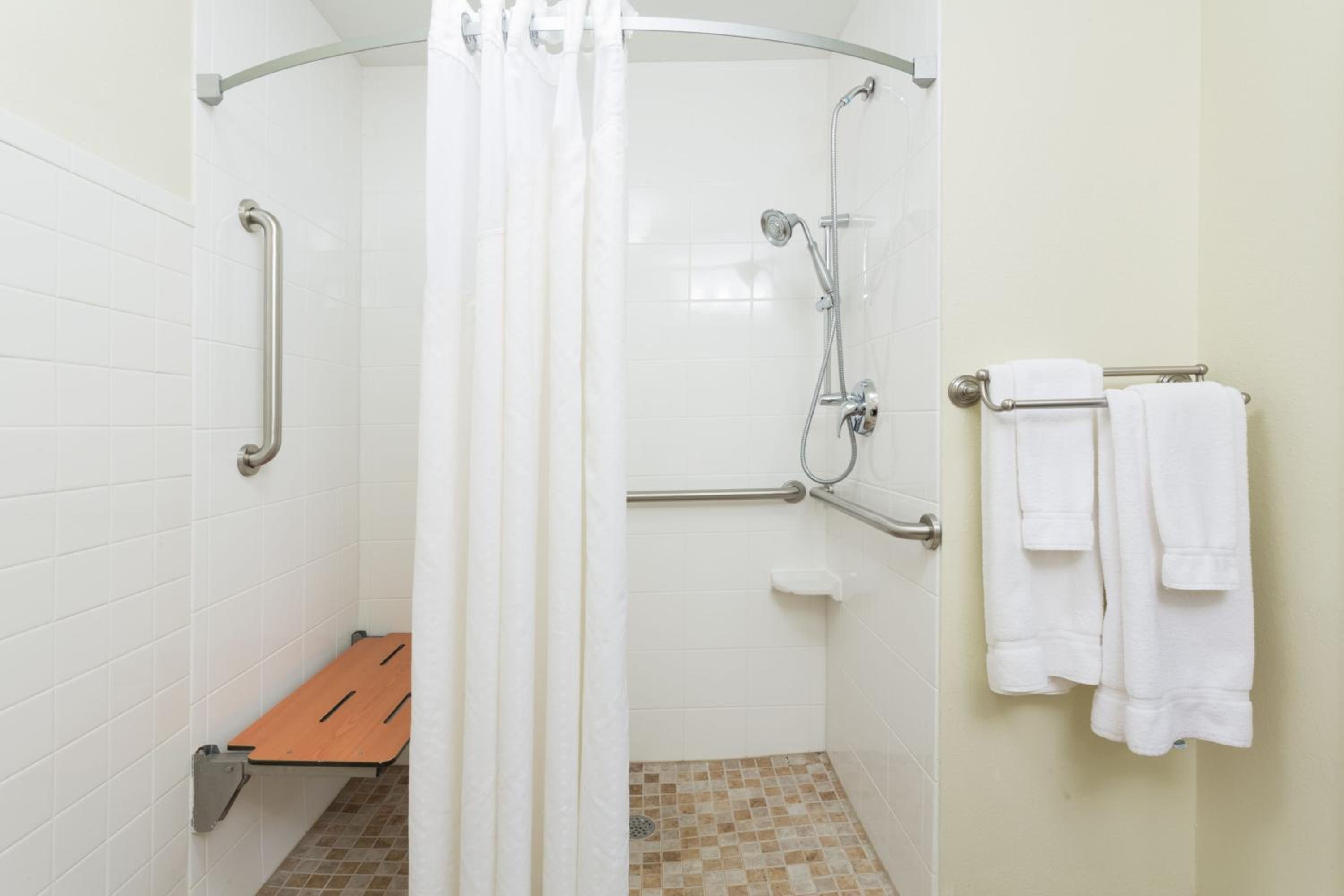Standard King Room with Roll-in Shower - Mobility Accessible photo 2