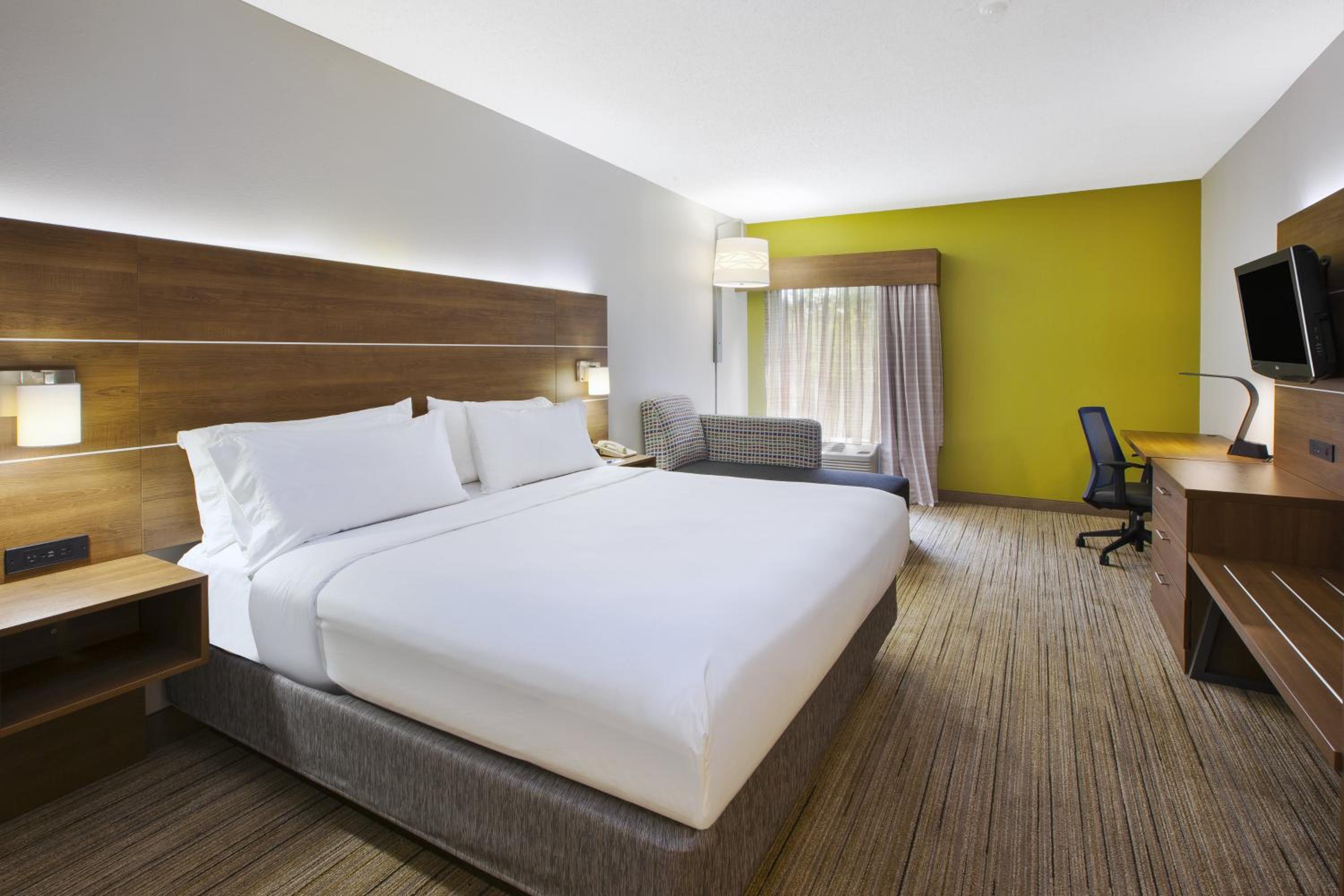 Standard King Room - Photo 4