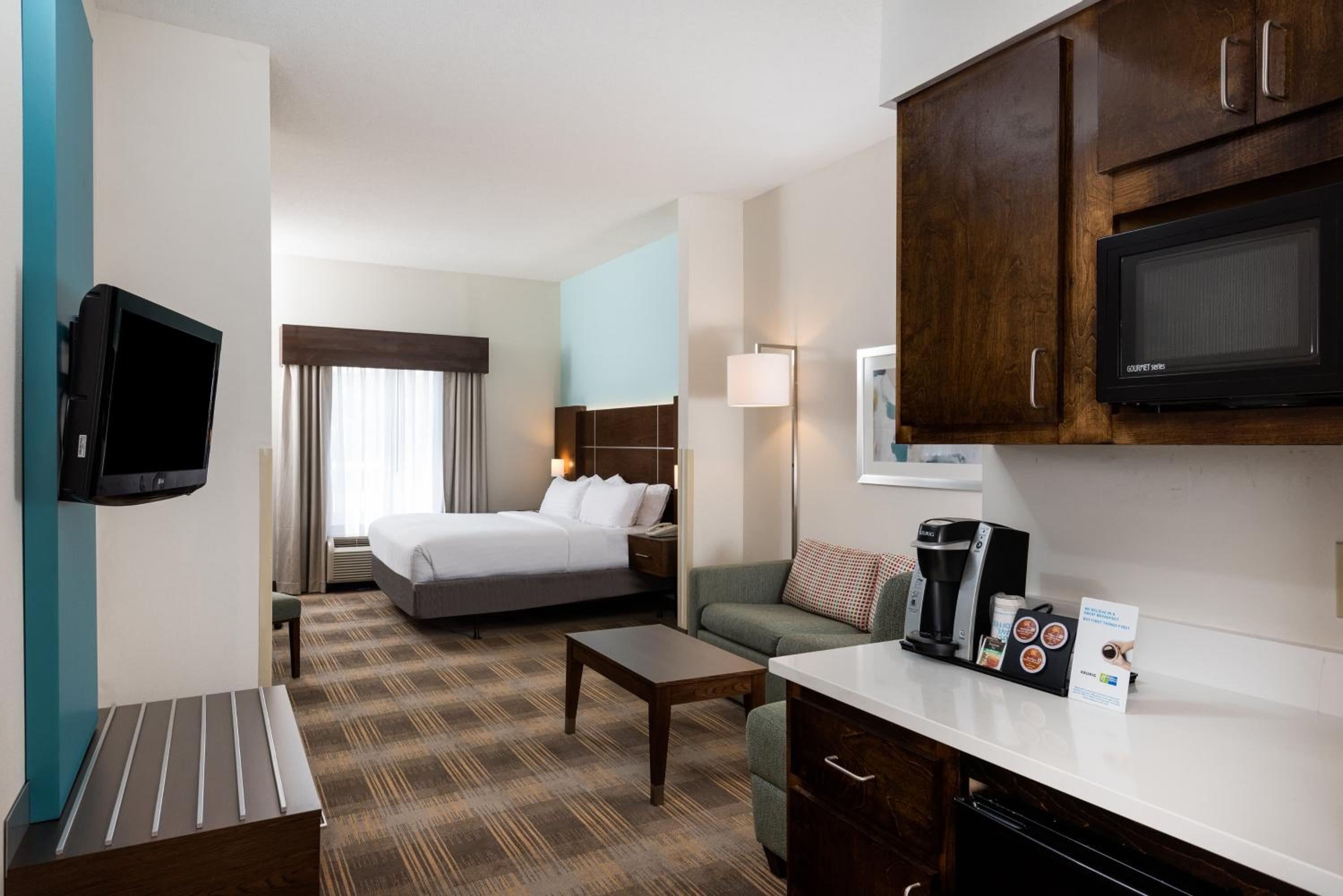 King Suite - Photo 2