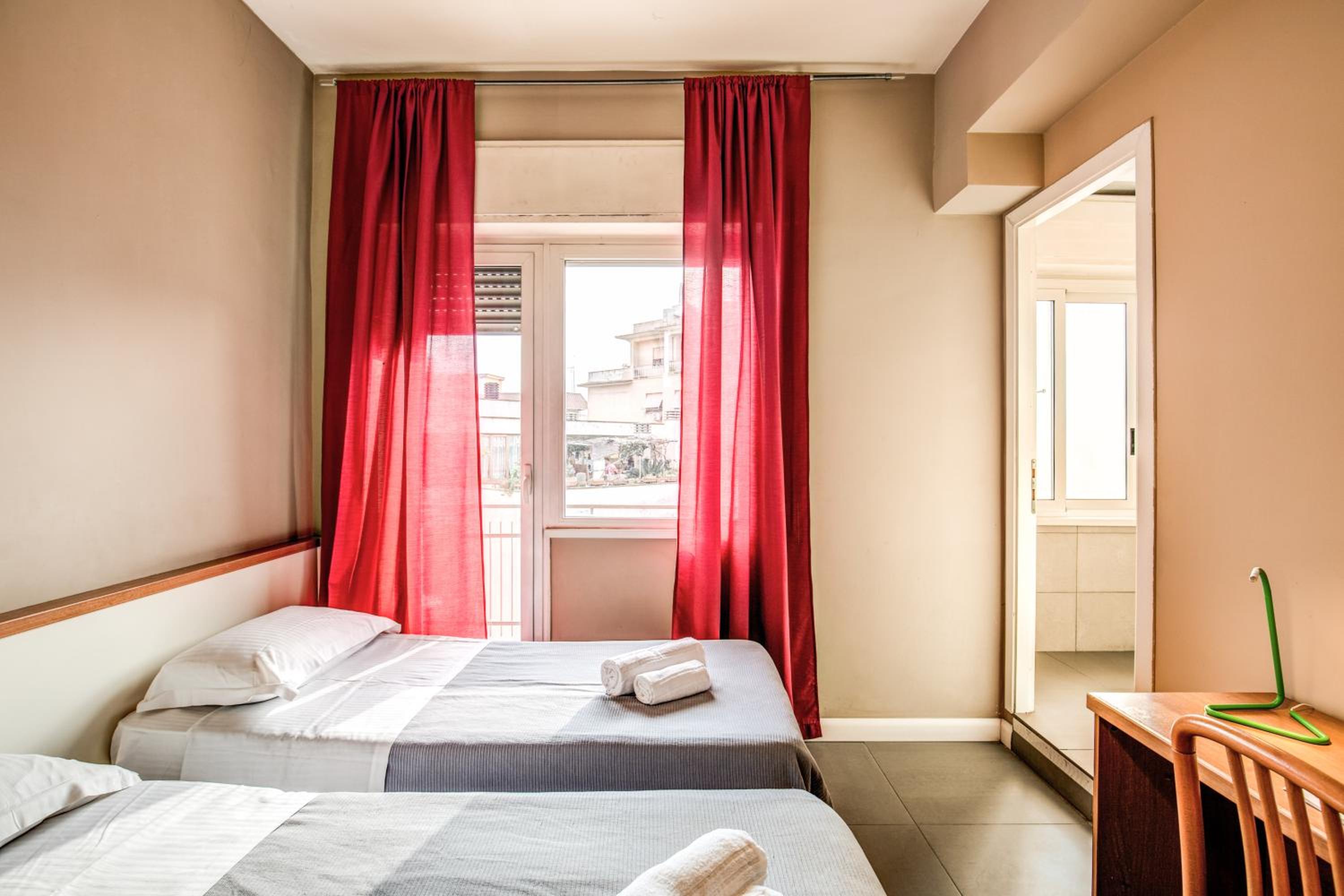 Standard Double or Twin Room photo 2