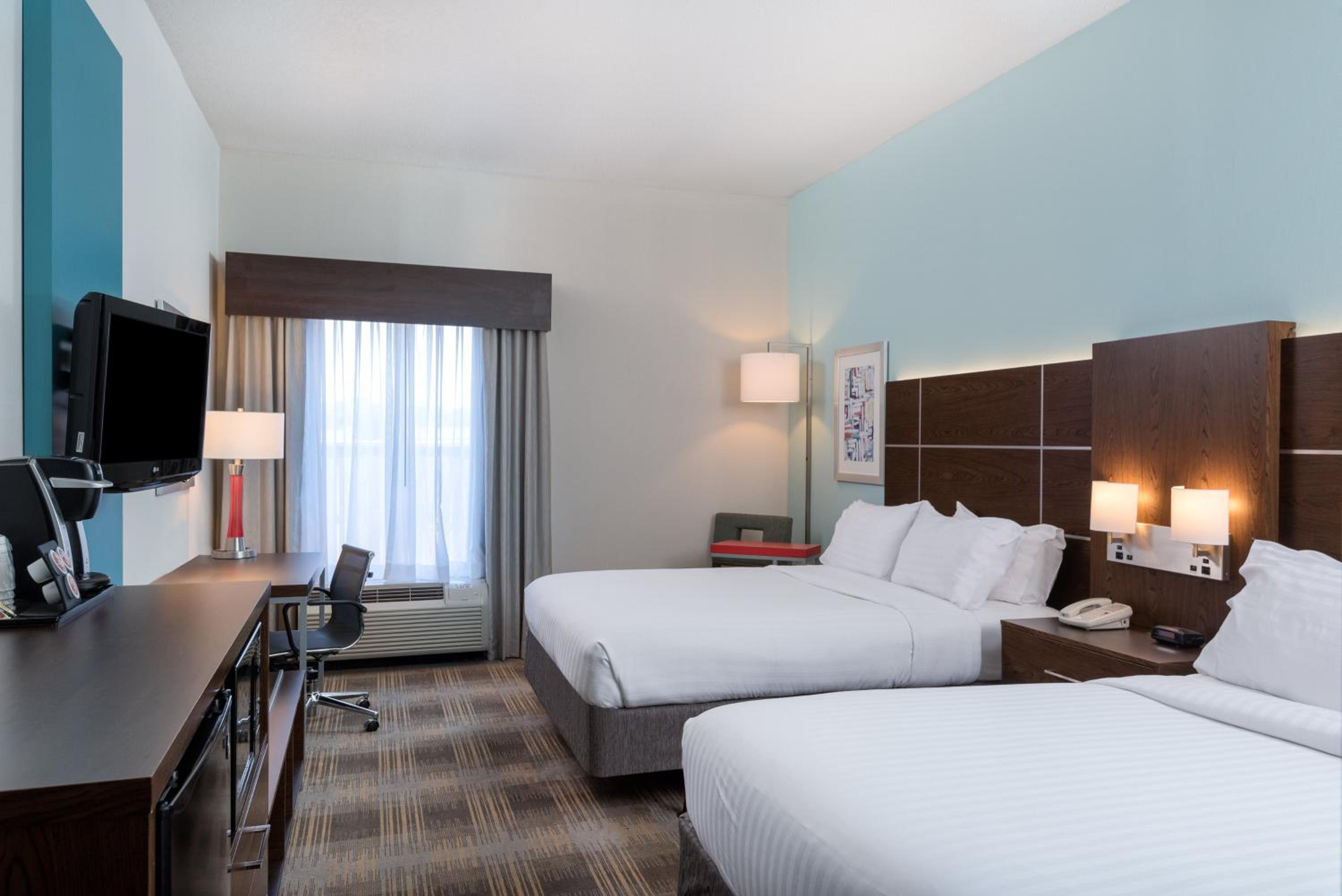 Standard Queen Room with Two Queen Beds - Photo 1