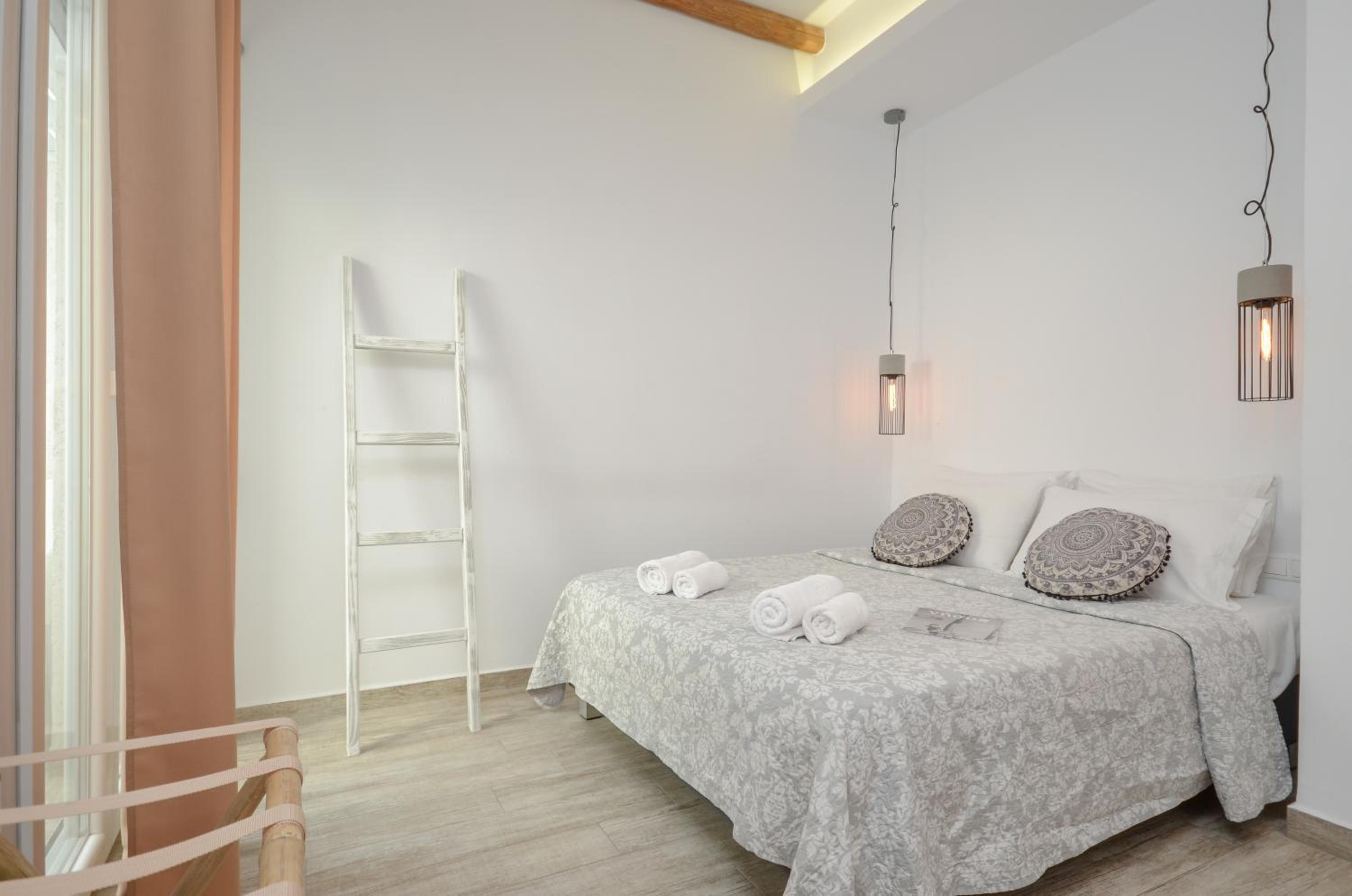 Double Room - Photo 14