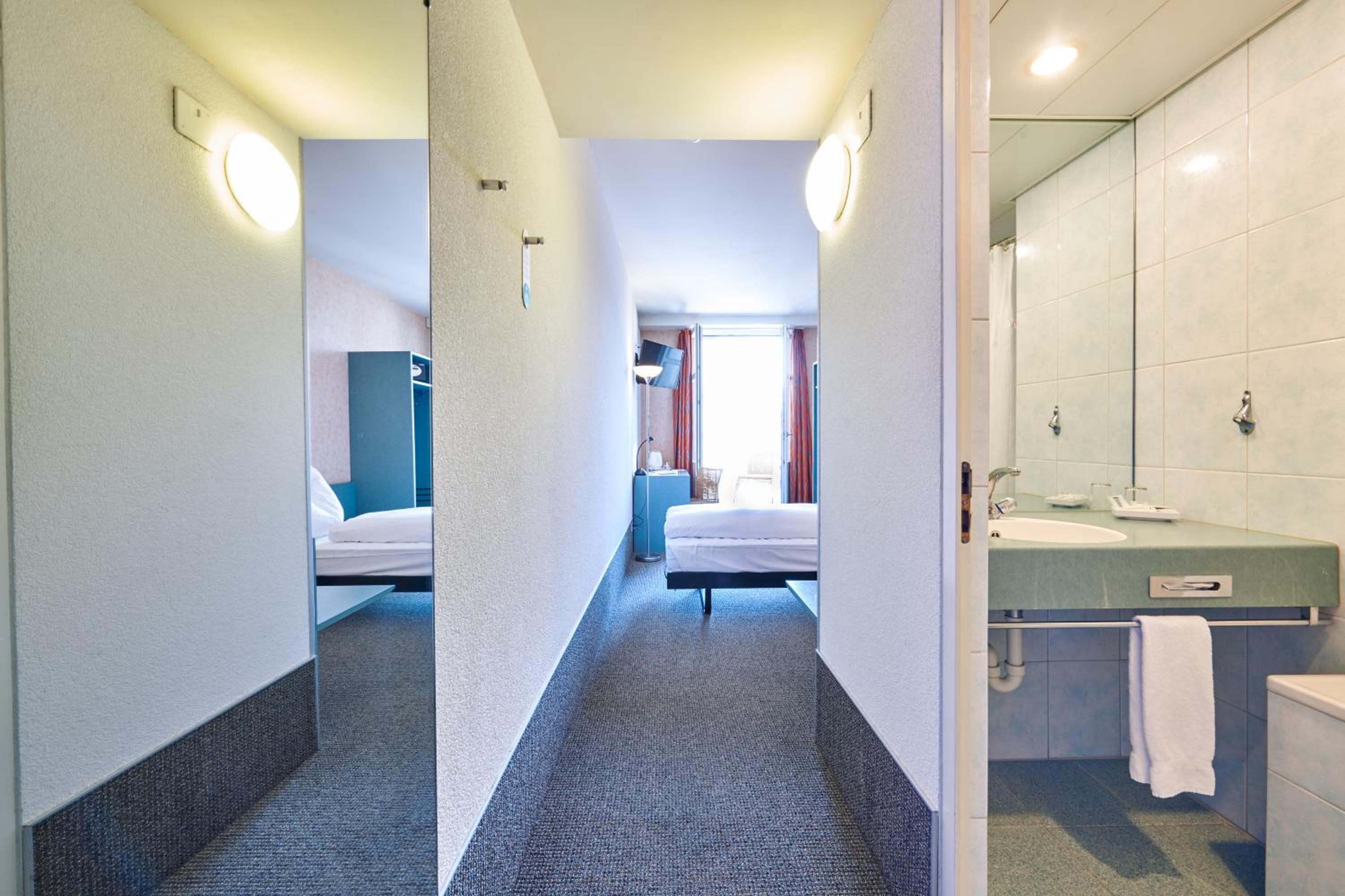 Single Room - Photo 3