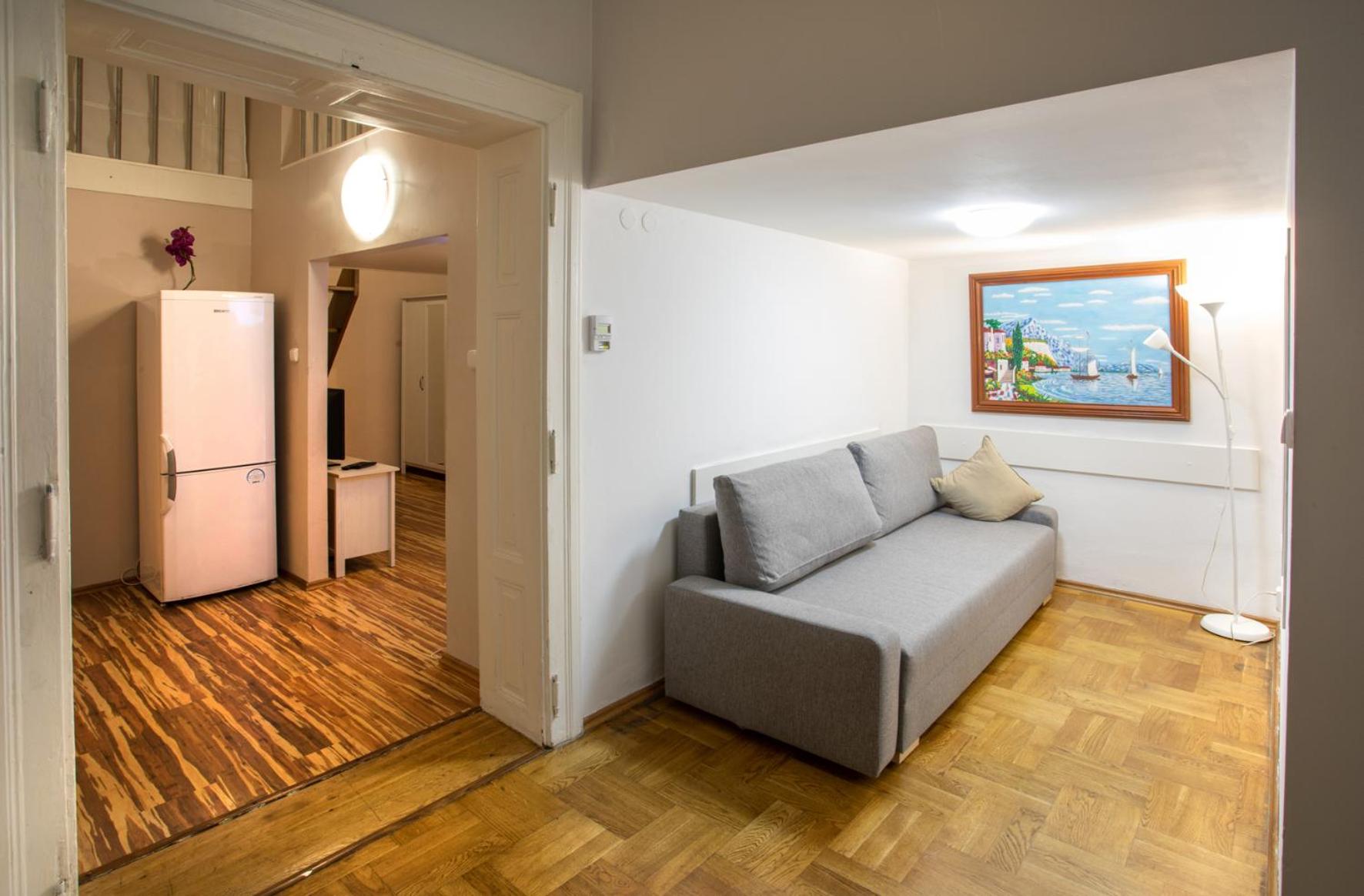 Apartment thumbnail 6