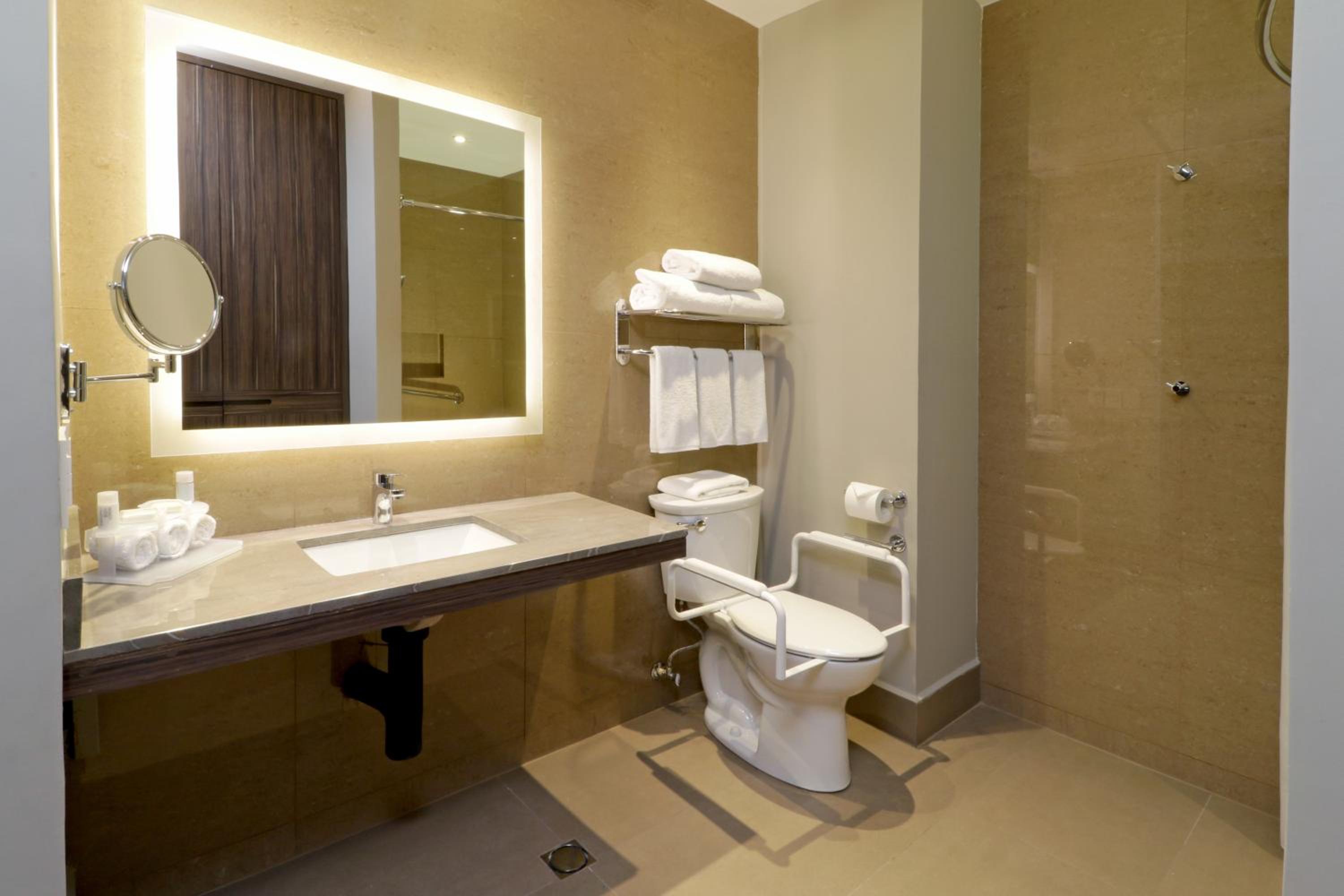 Standard Room thumbnail 6