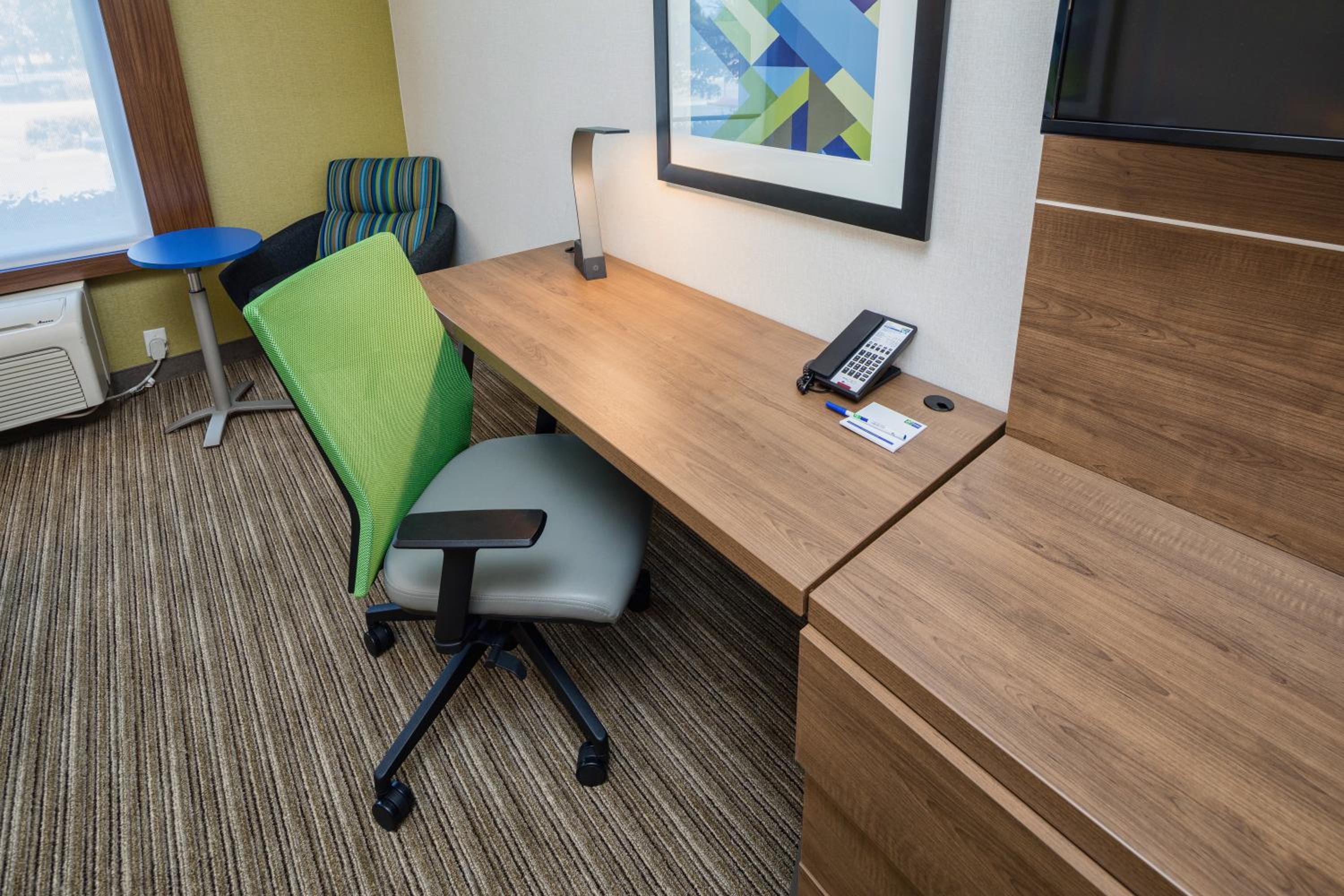 Standard King Room - Photo 2