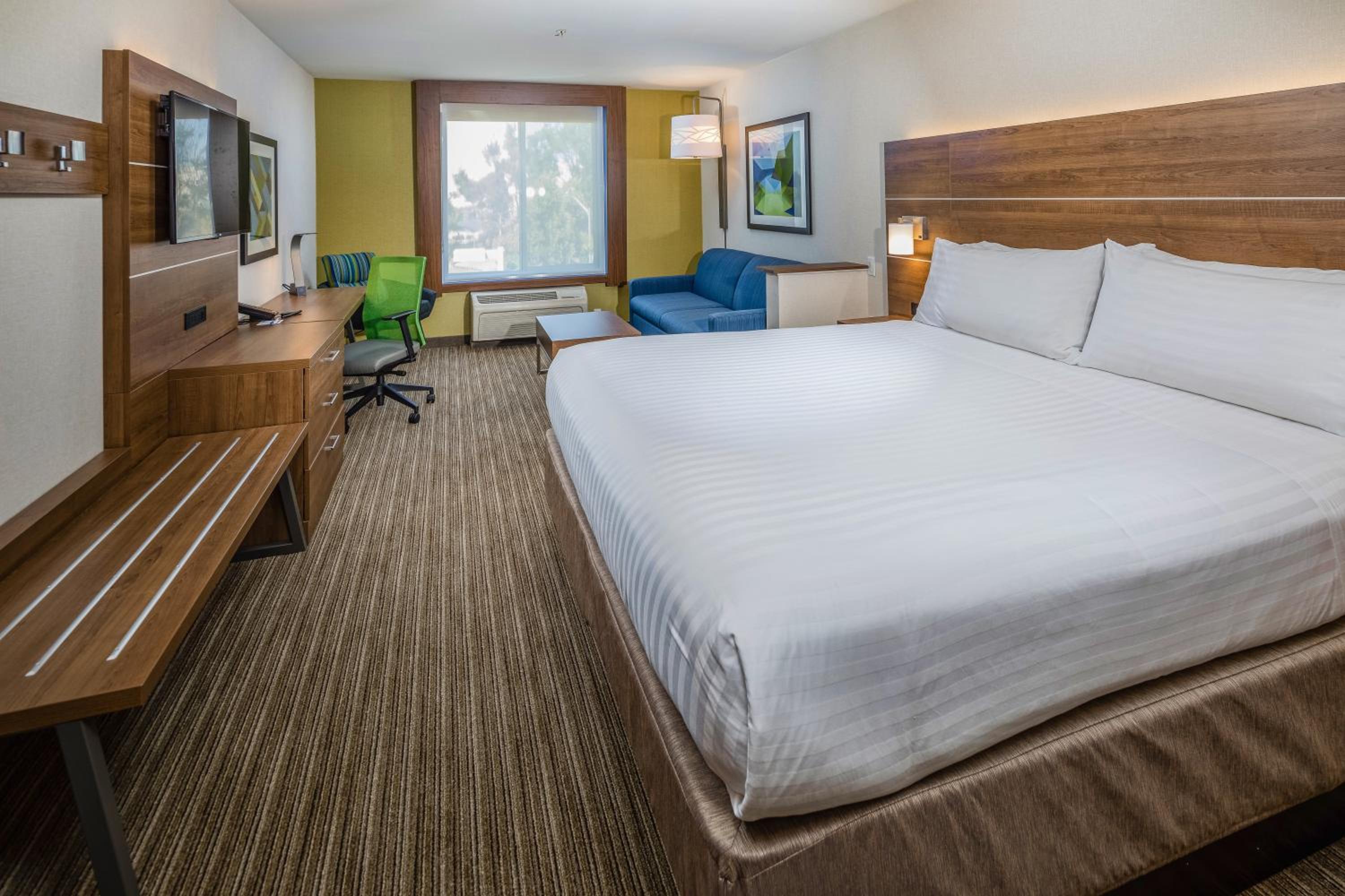 King Suite - Photo 2