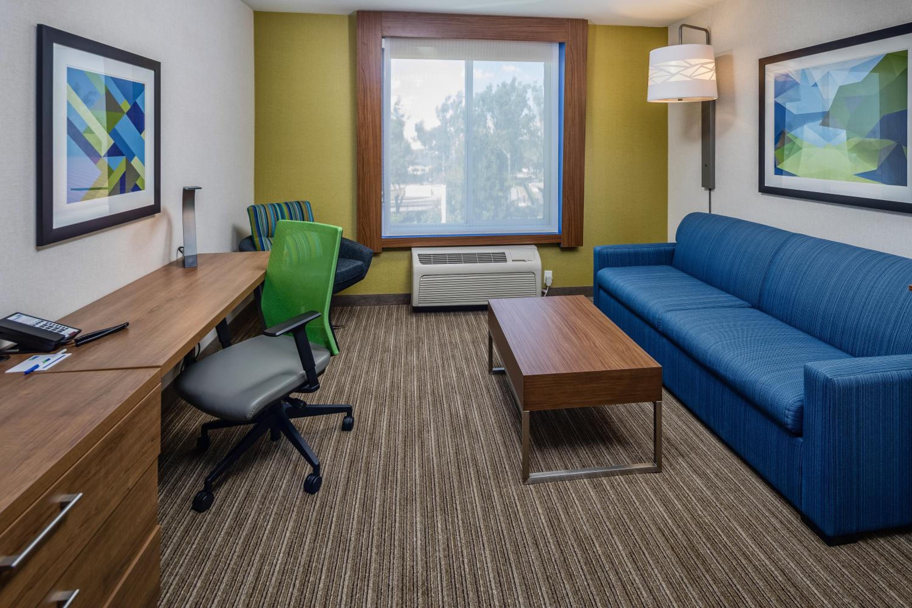 King Suite - Photo 3