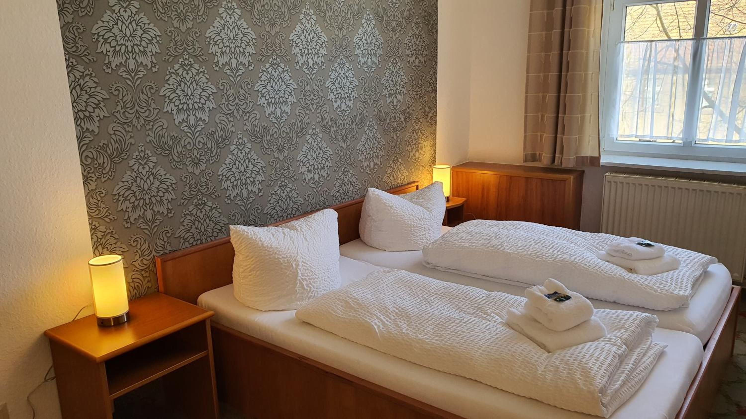 Triple Room with Private Bathroom - Photo 1