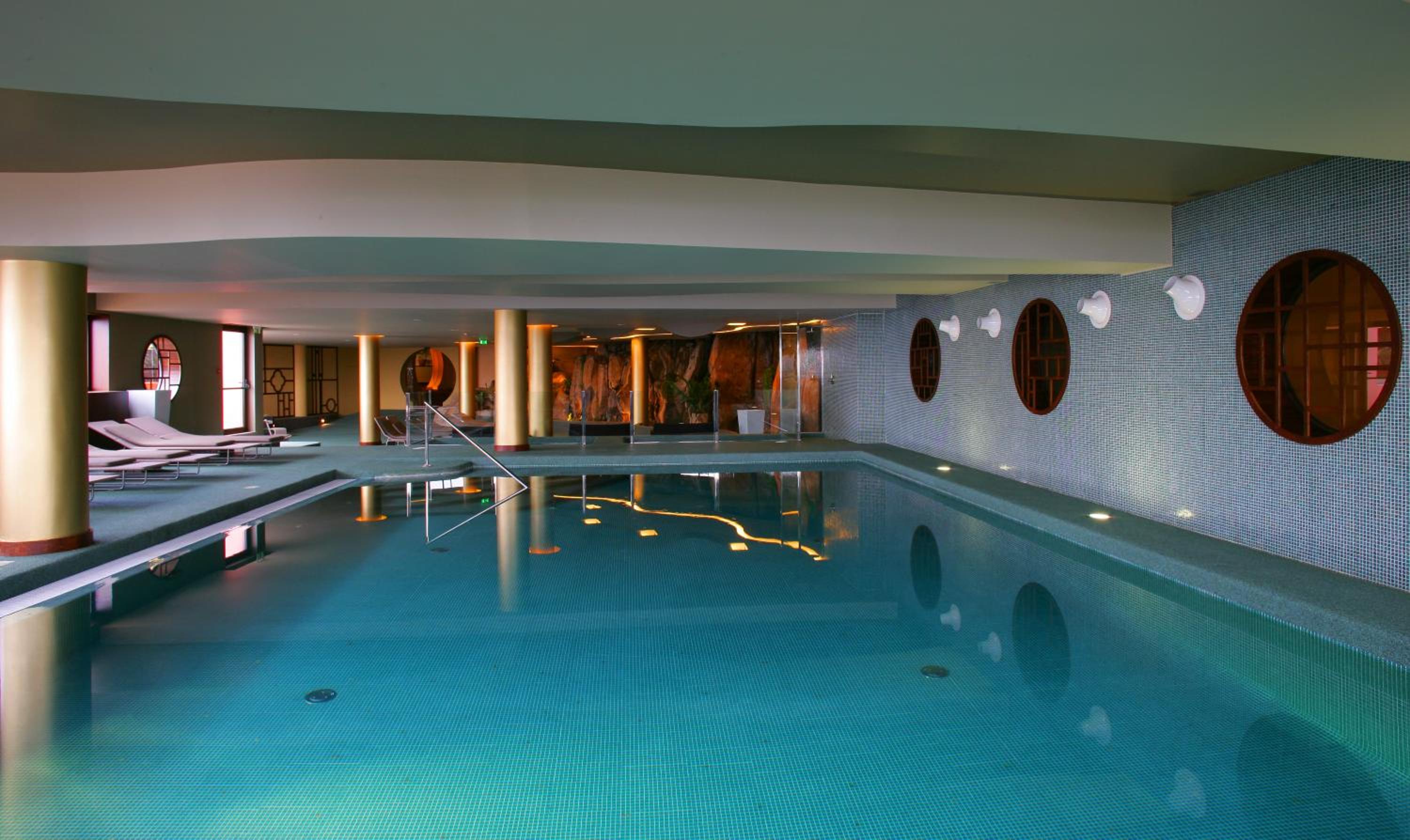 Suite with Spa Access - Photo 3