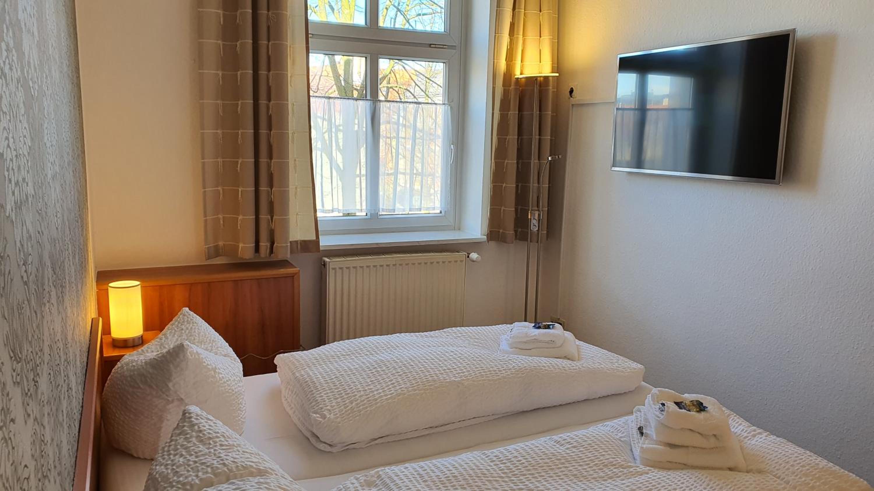 Triple Room with Private Bathroom - Photo 3
