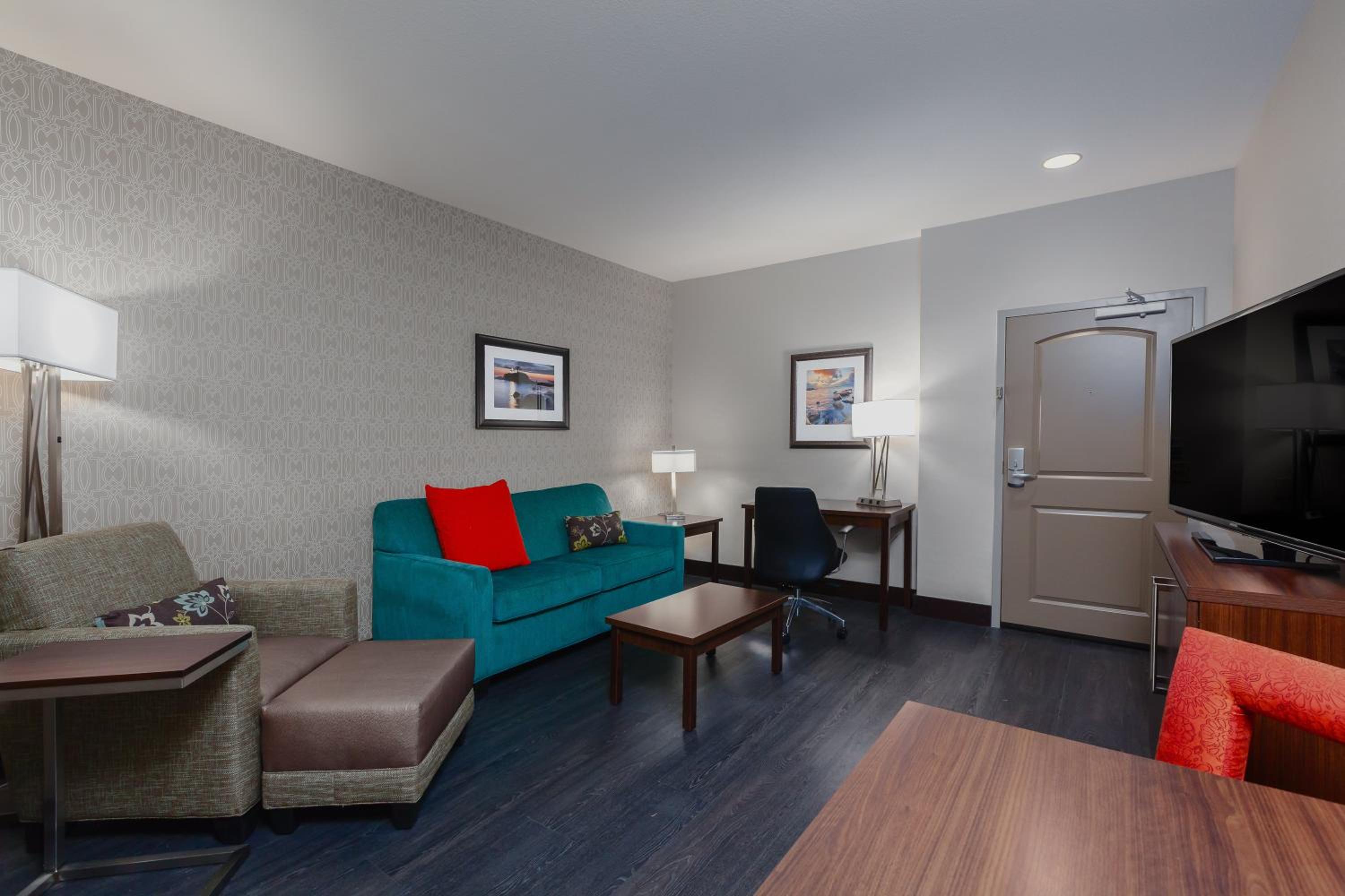 King suite with Bath Tub - hearing Accessible/Non-Smoking