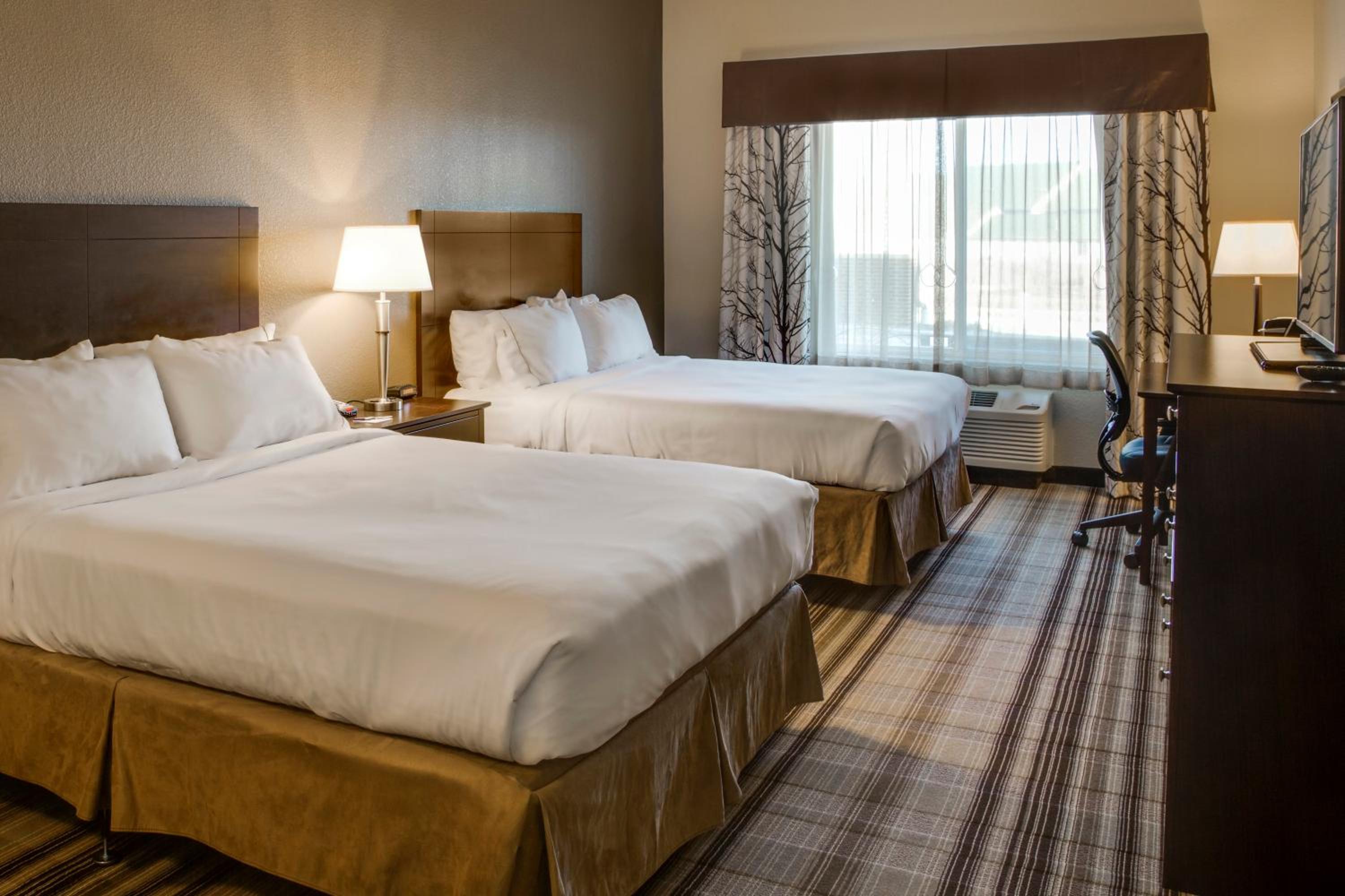 Standard Queen Room with Two Queen Beds - Communications Accessible