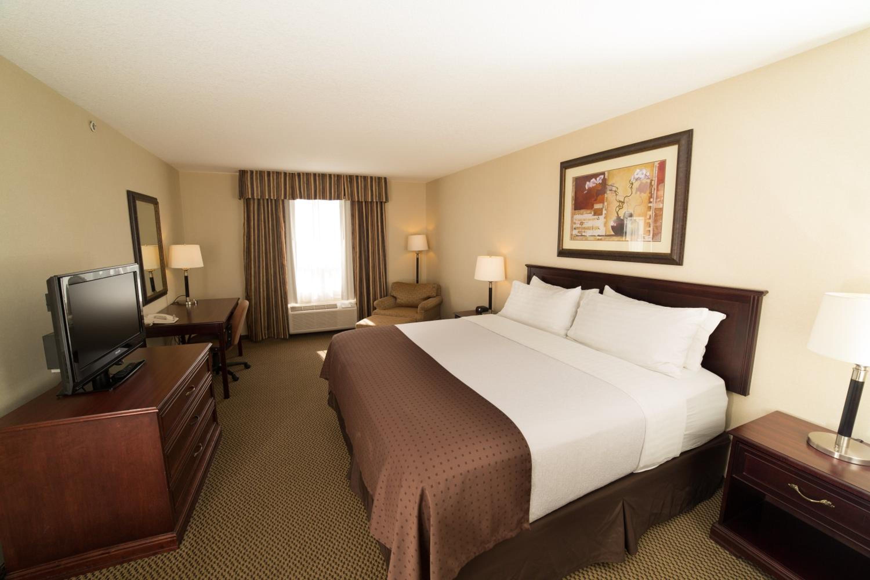 Standard King Room - Photo 2