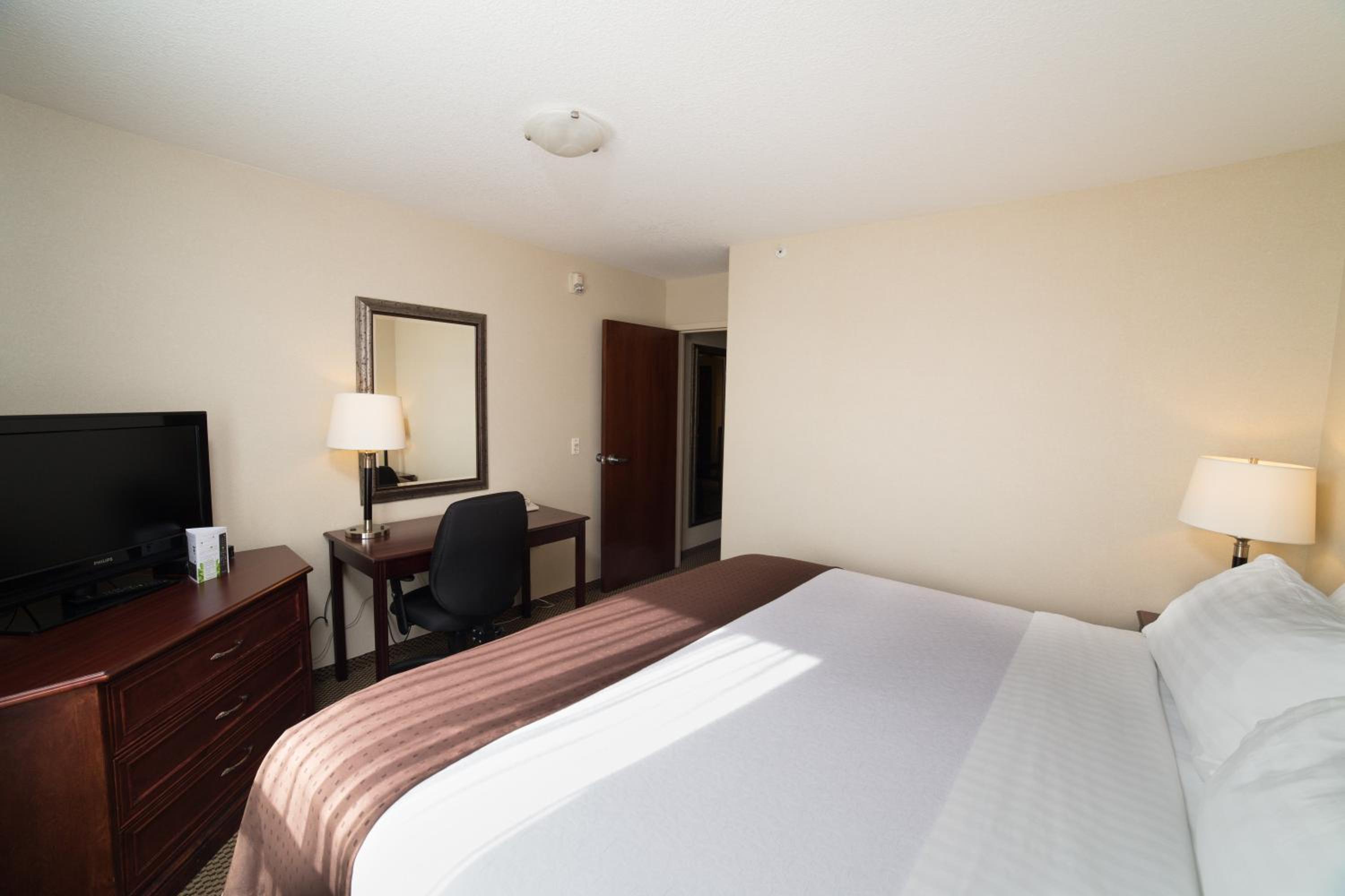 King Suite - Photo 2