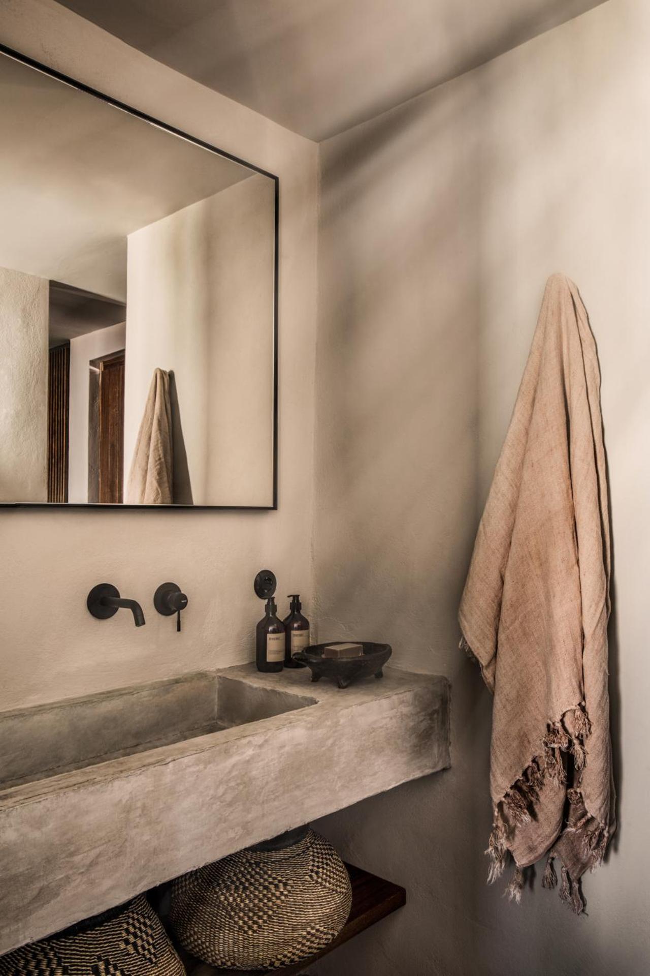 Suite with Private Pool - Photo 5
