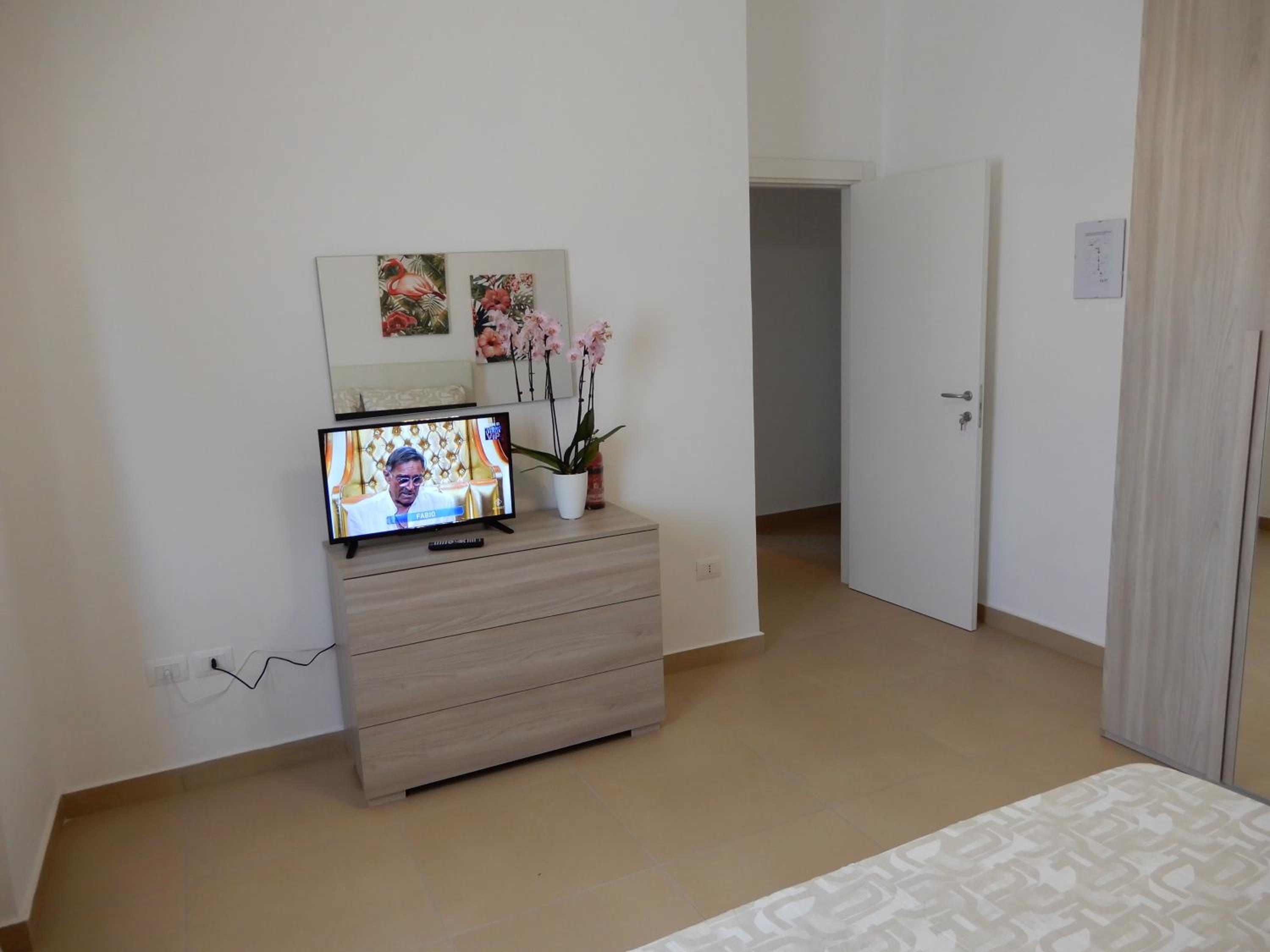 Double Room with Private Bathroom - Photo 3