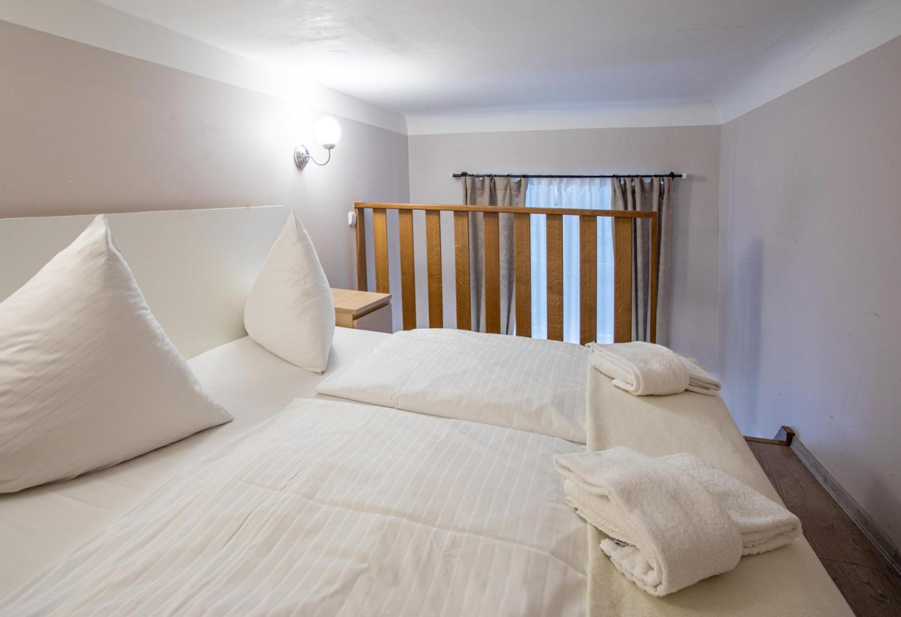 Apartment thumbnail 5