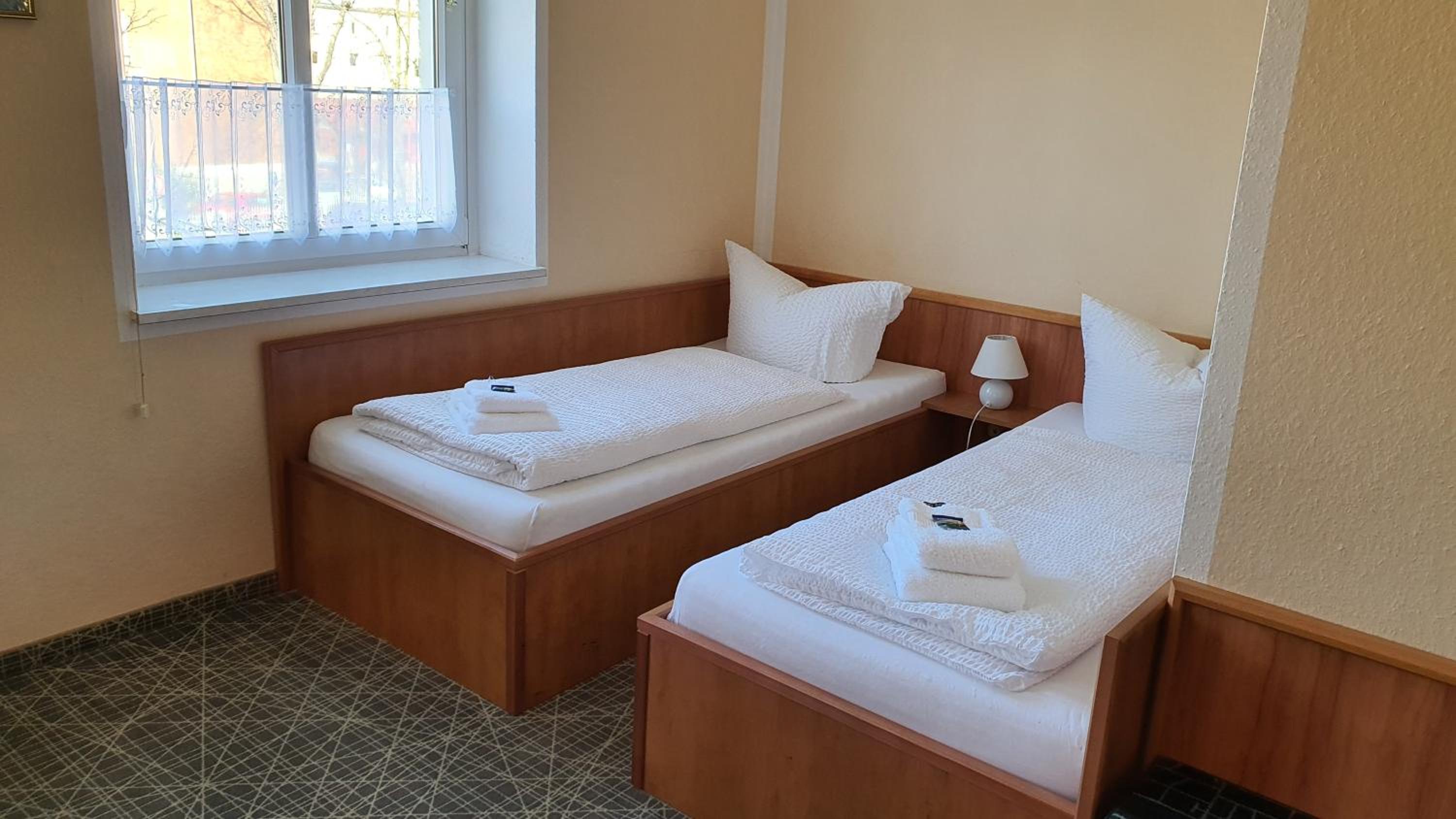 Twin Room with Private Bathroom - Photo 1