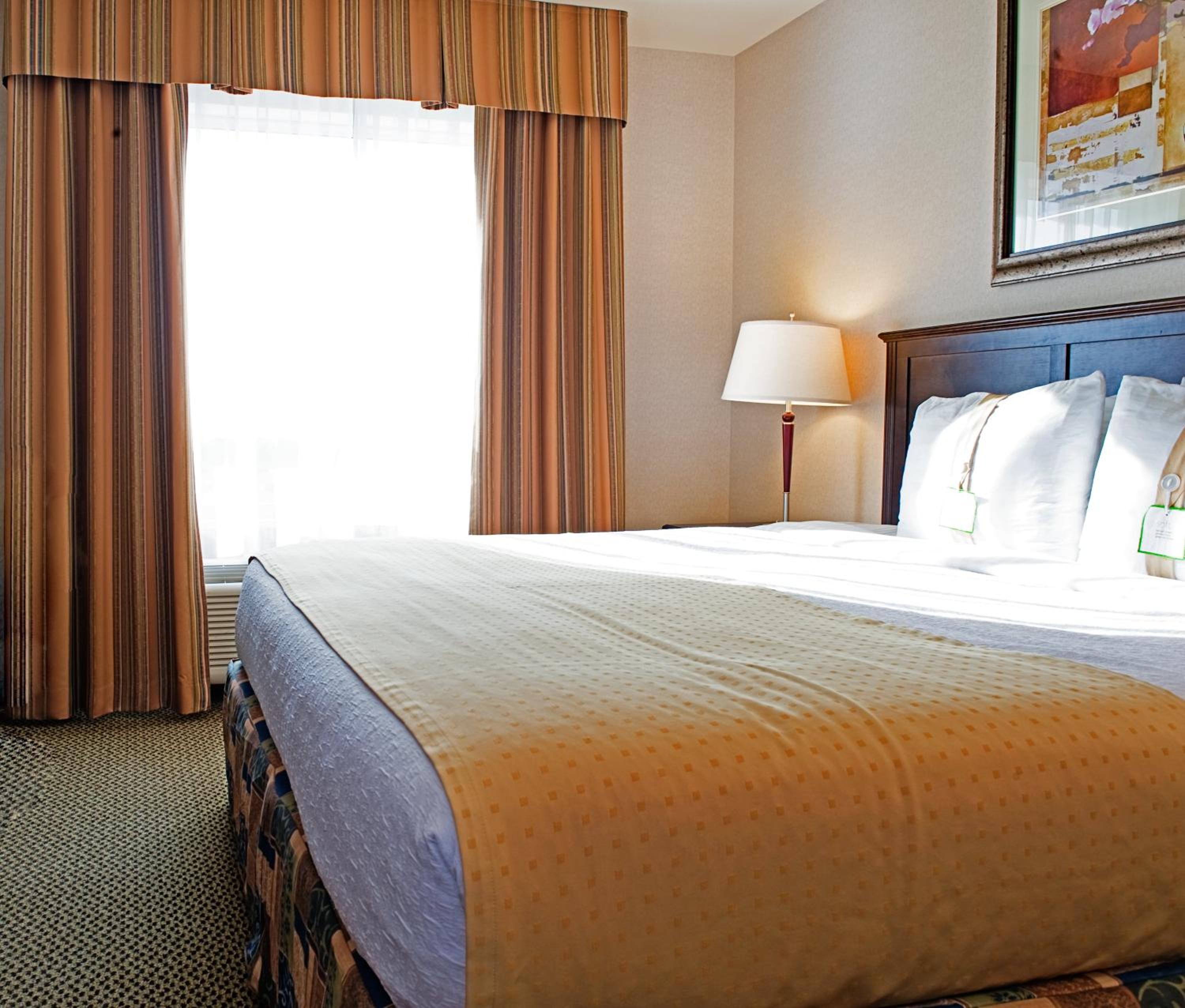 Standard King Room - Photo 2
