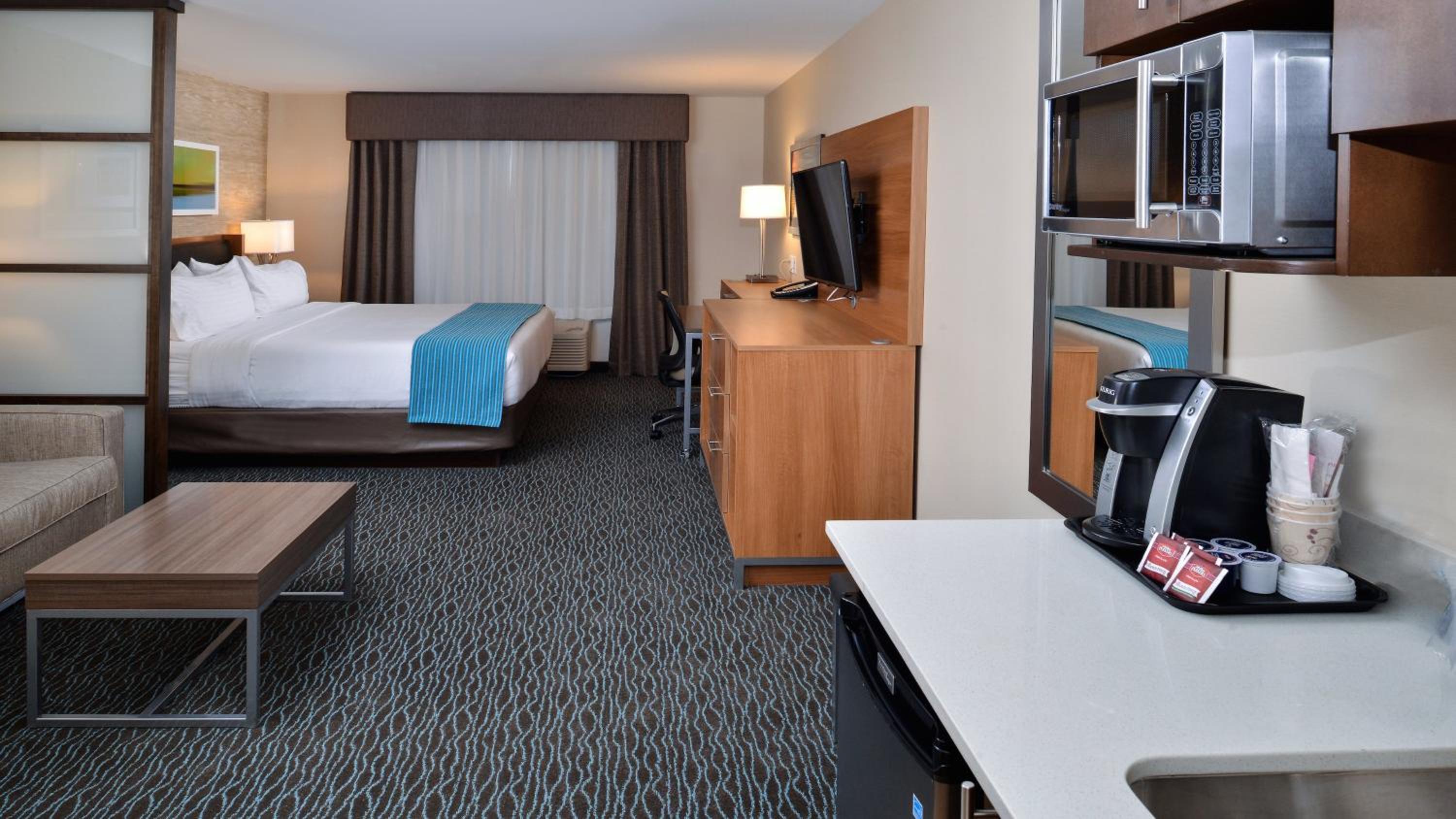 King Suite with Sofa Bed photo 3