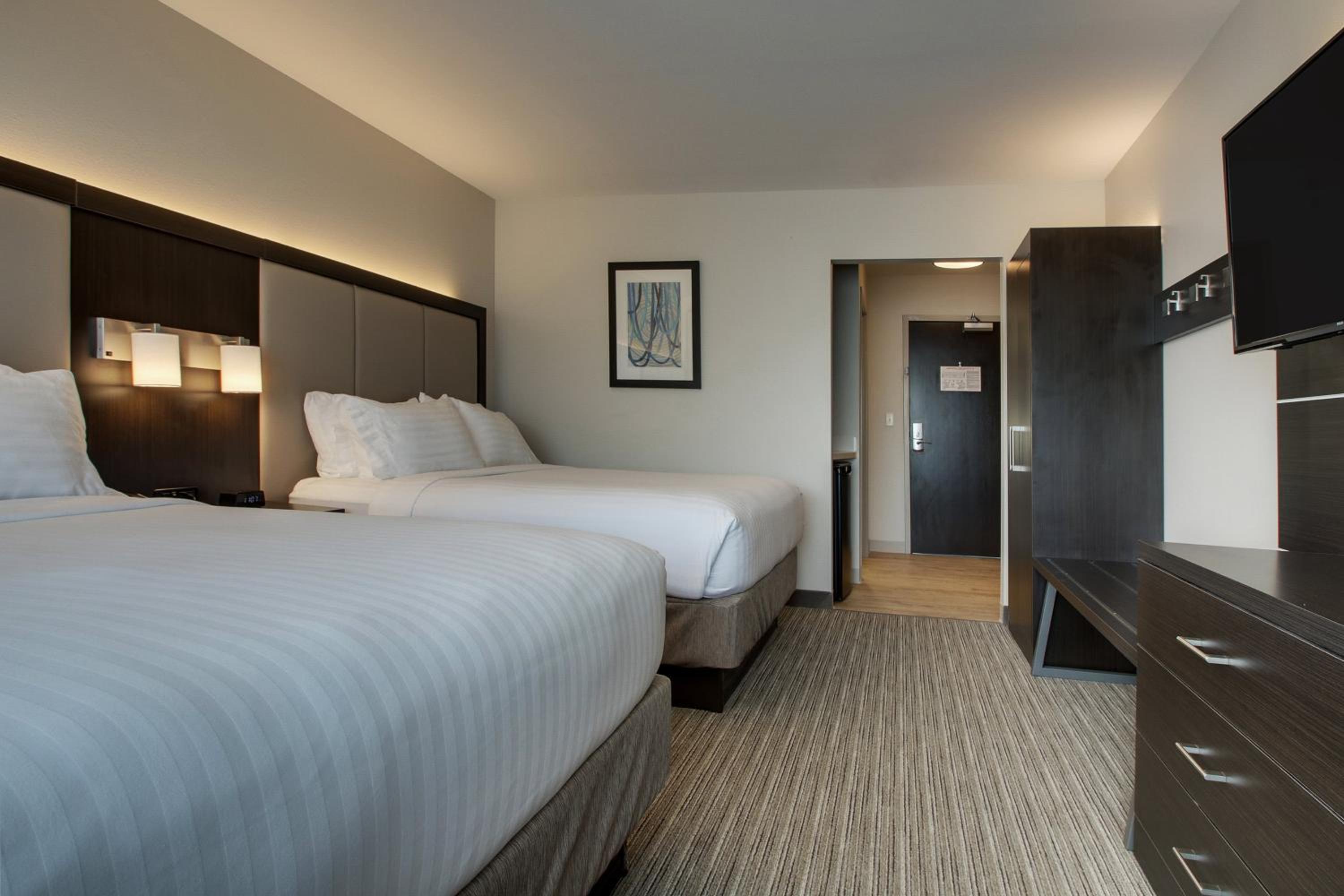 Standard Room with Two Queen Beds