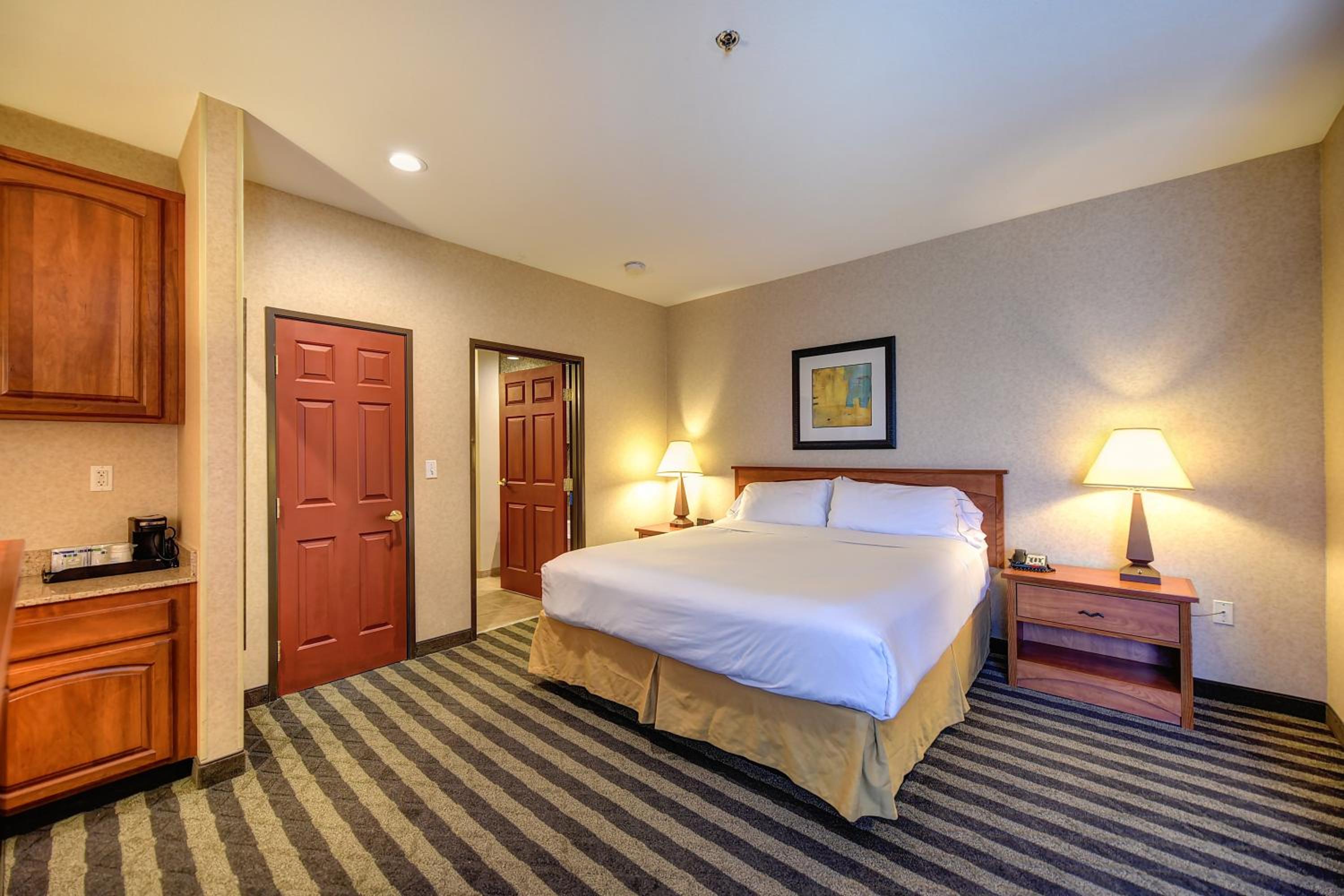 King Suite - Photo 4