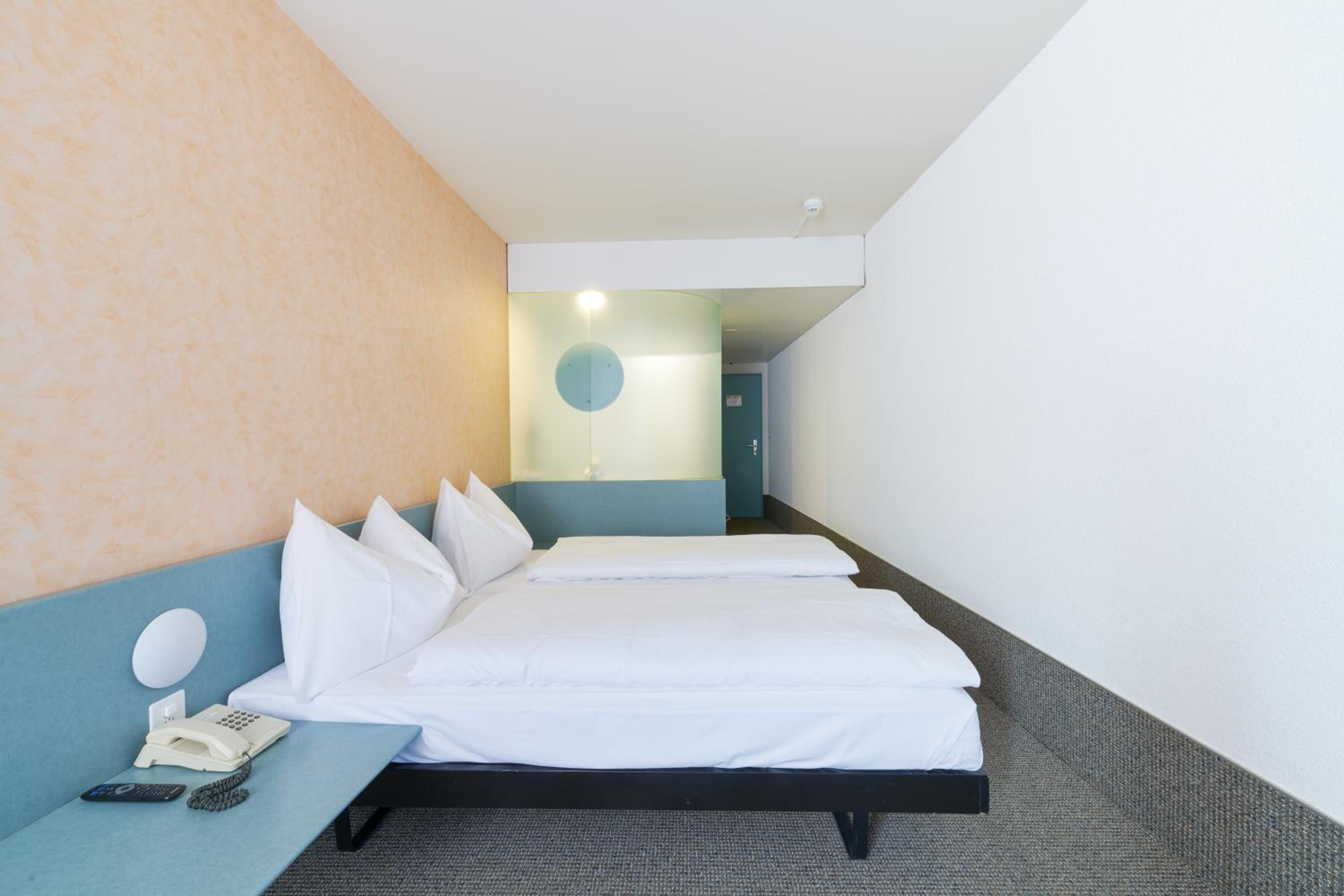Double Room - Photo 8