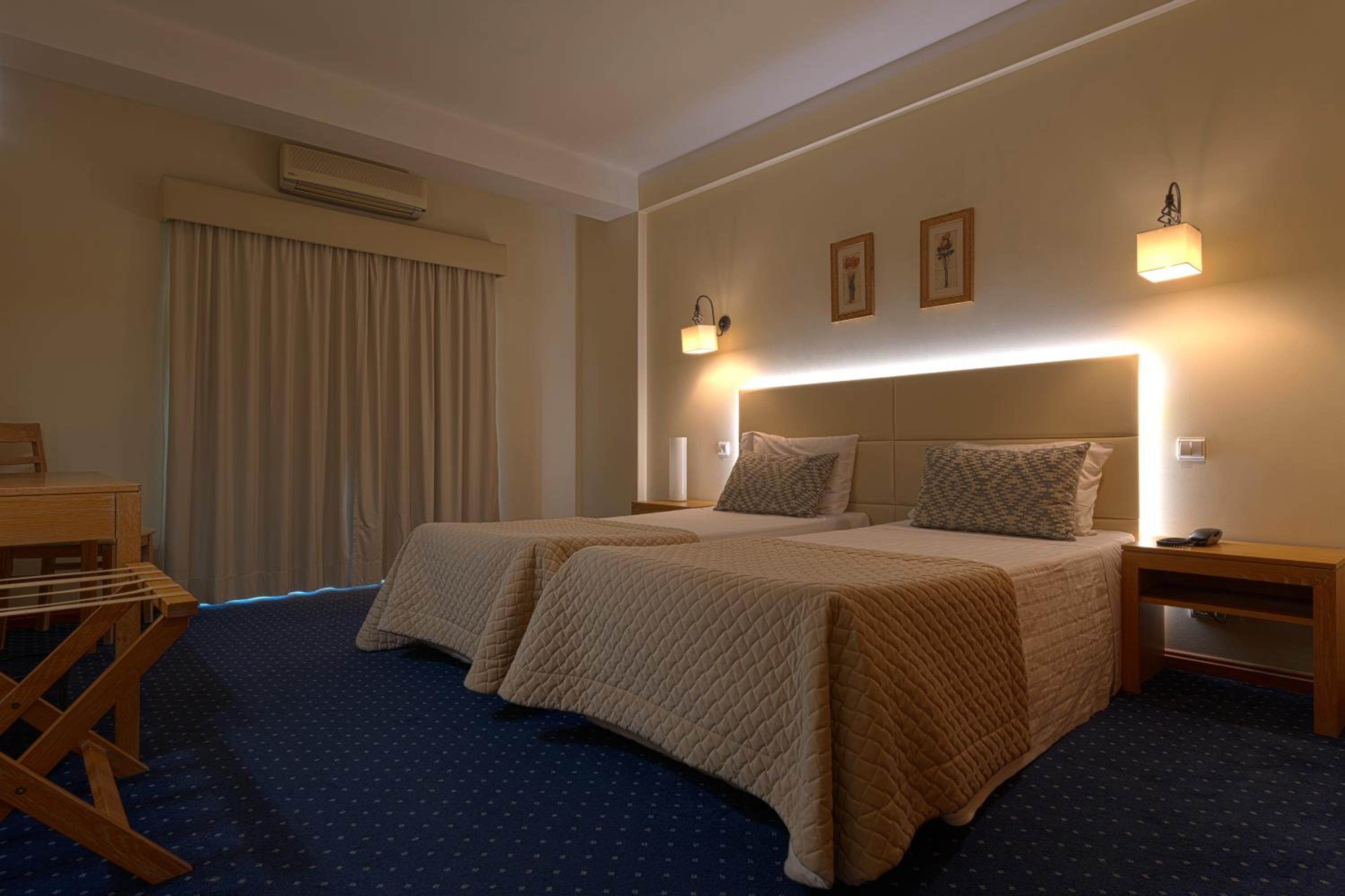 Double or Twin Room - Photo 6